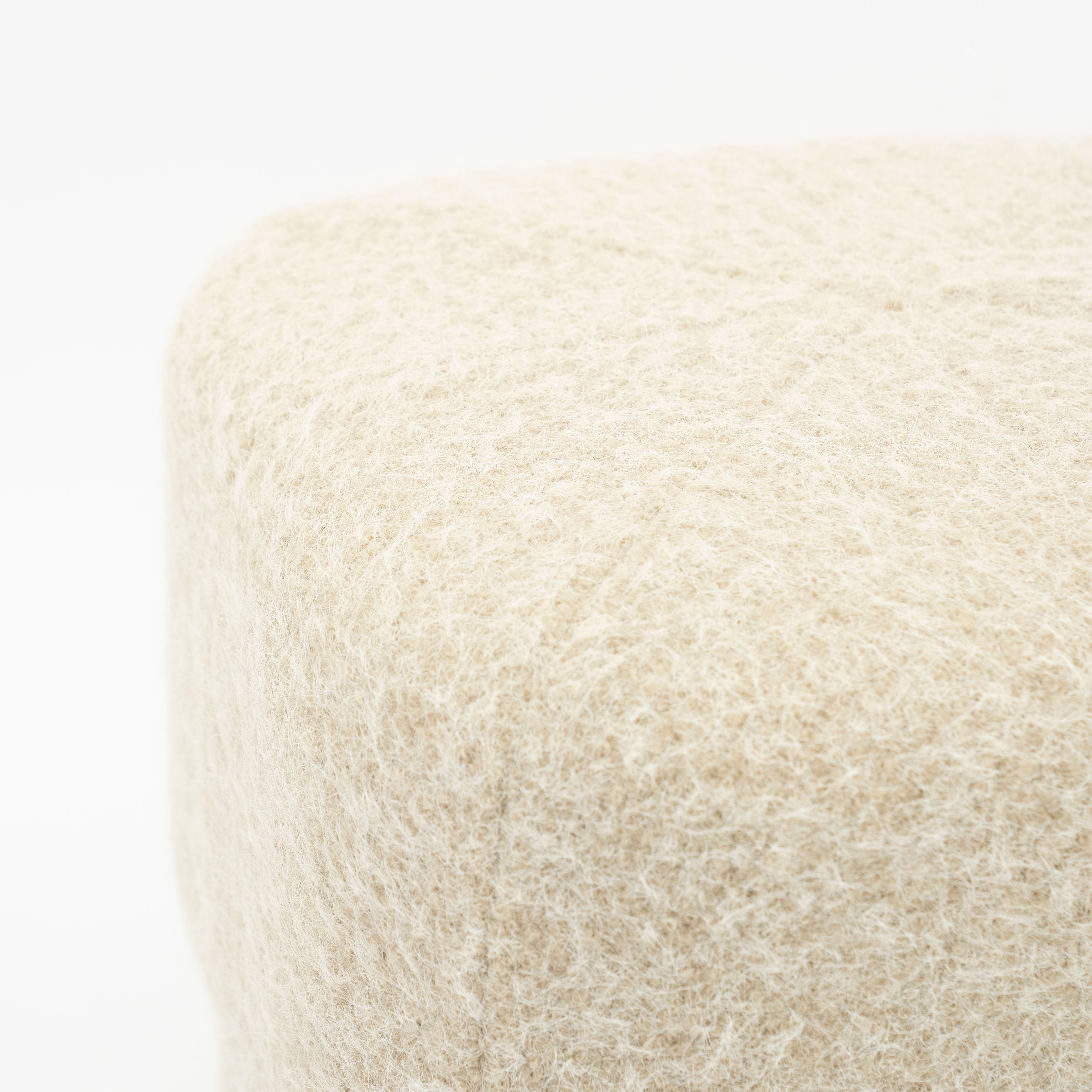 KELSO Cream Pouf