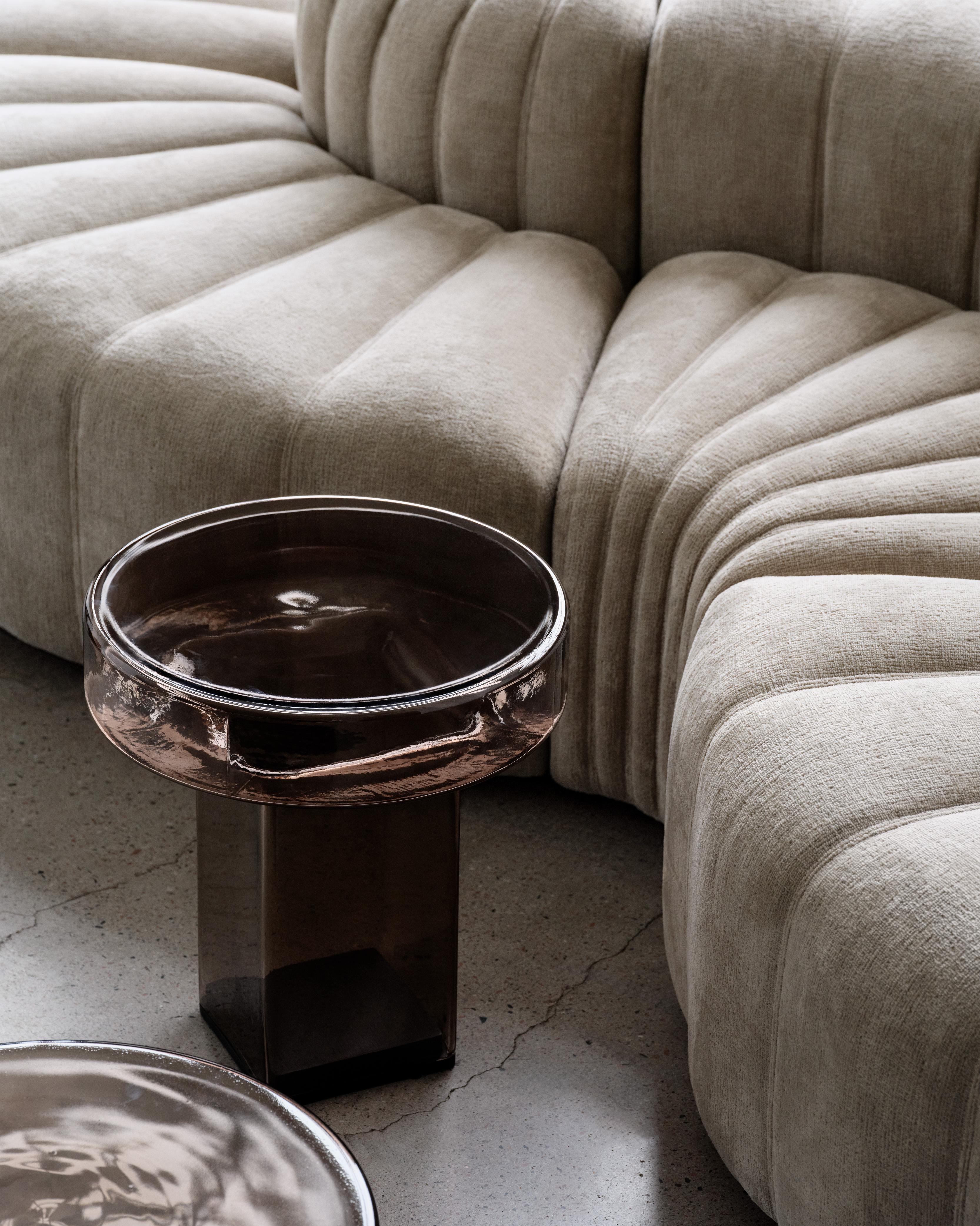 Beistelltisch NAKED bernsteinfarbenes Glas