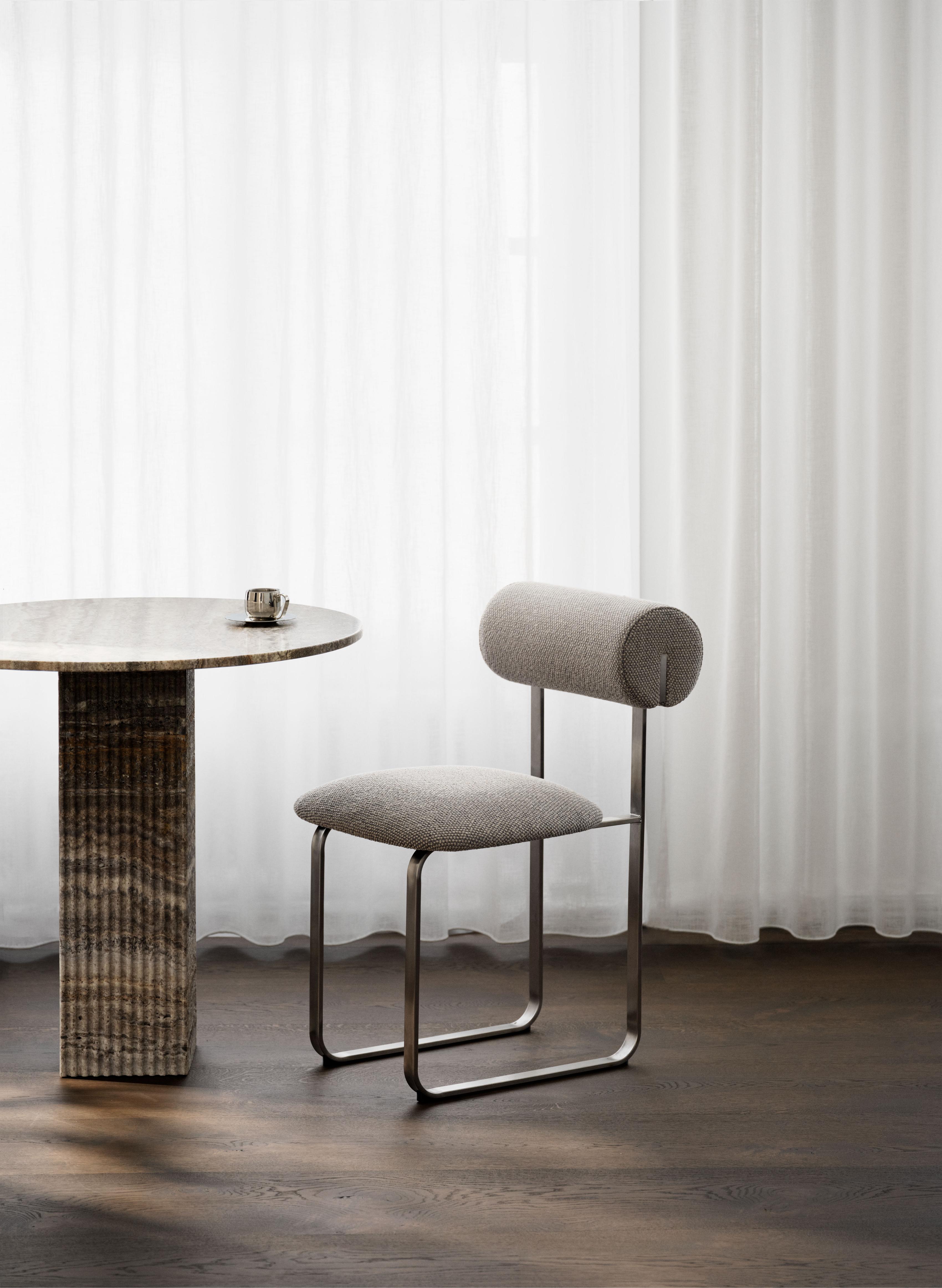 SOHO round table travertine