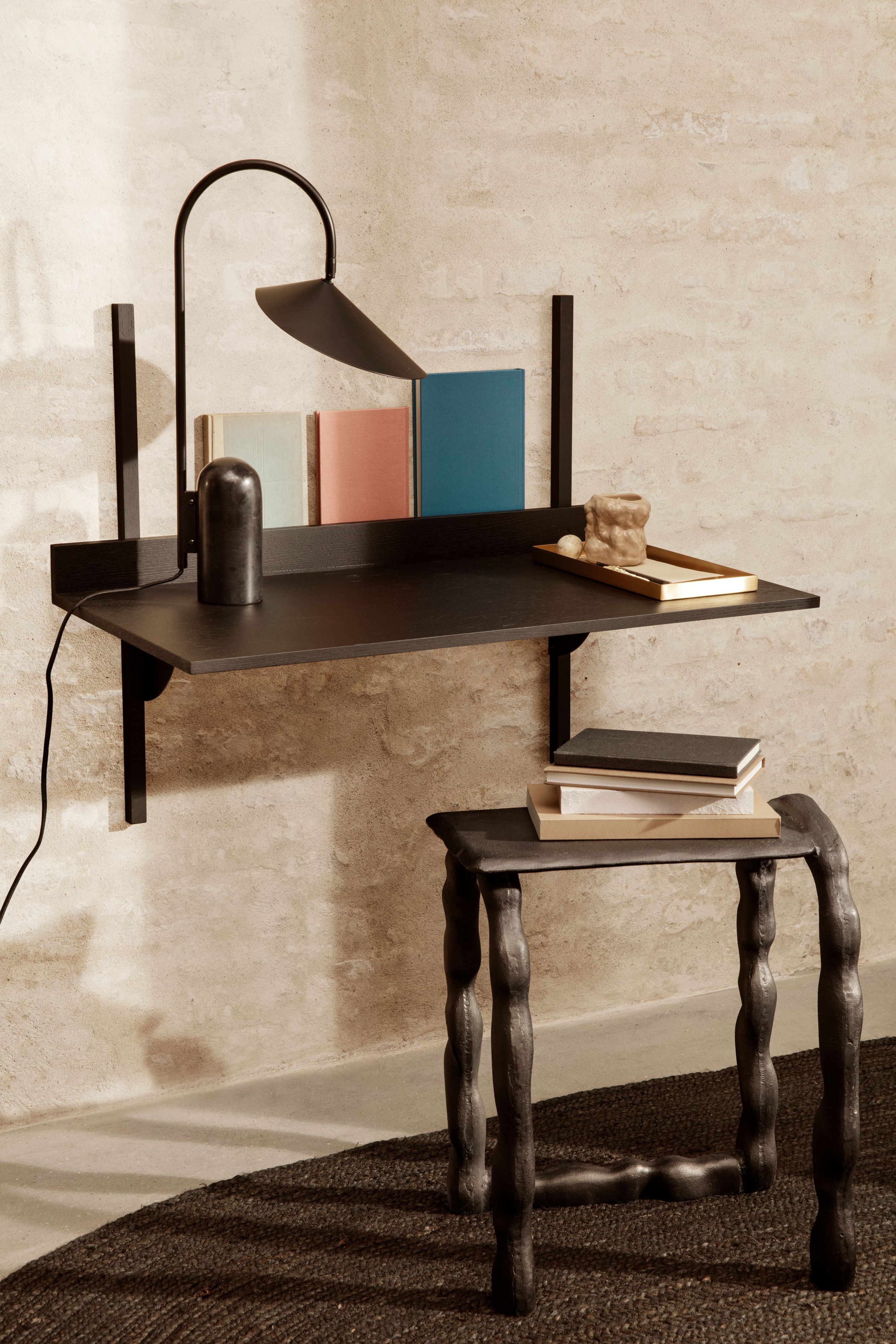 SECTOR DESK Wandschreibtisch Eschenfurnier schwarz