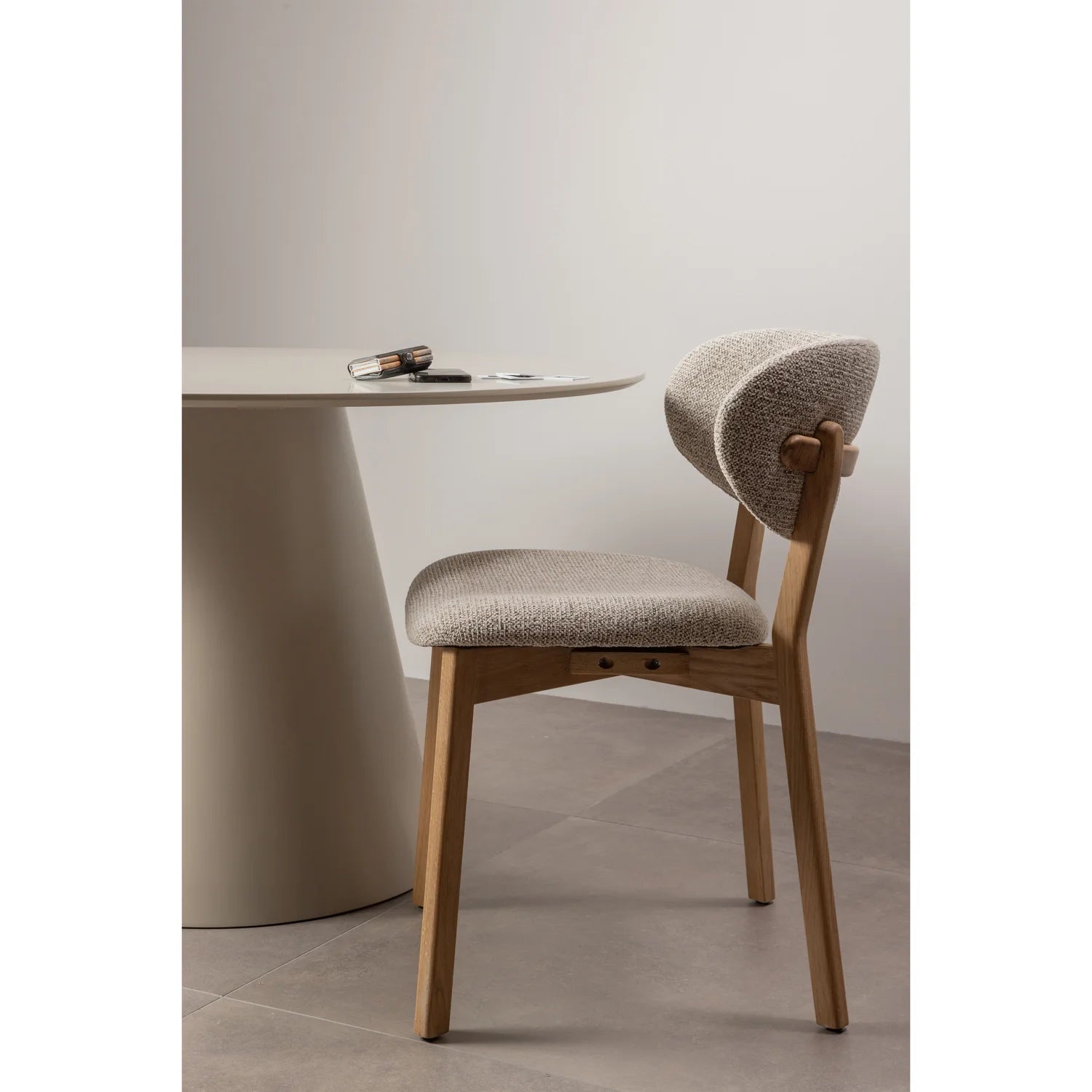 Stroke dining chair with wooden frame natural