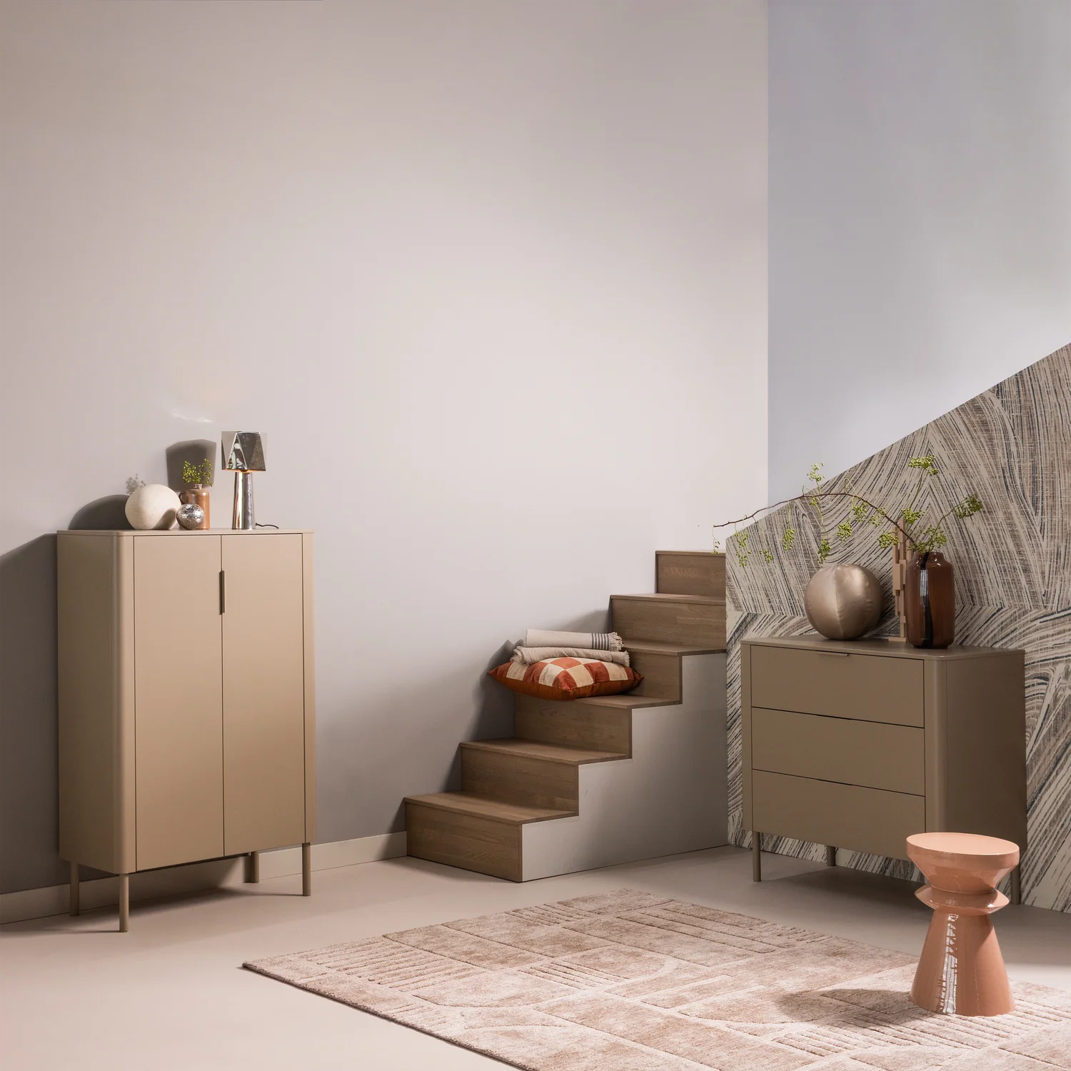 FEDDE side table in salmon pink