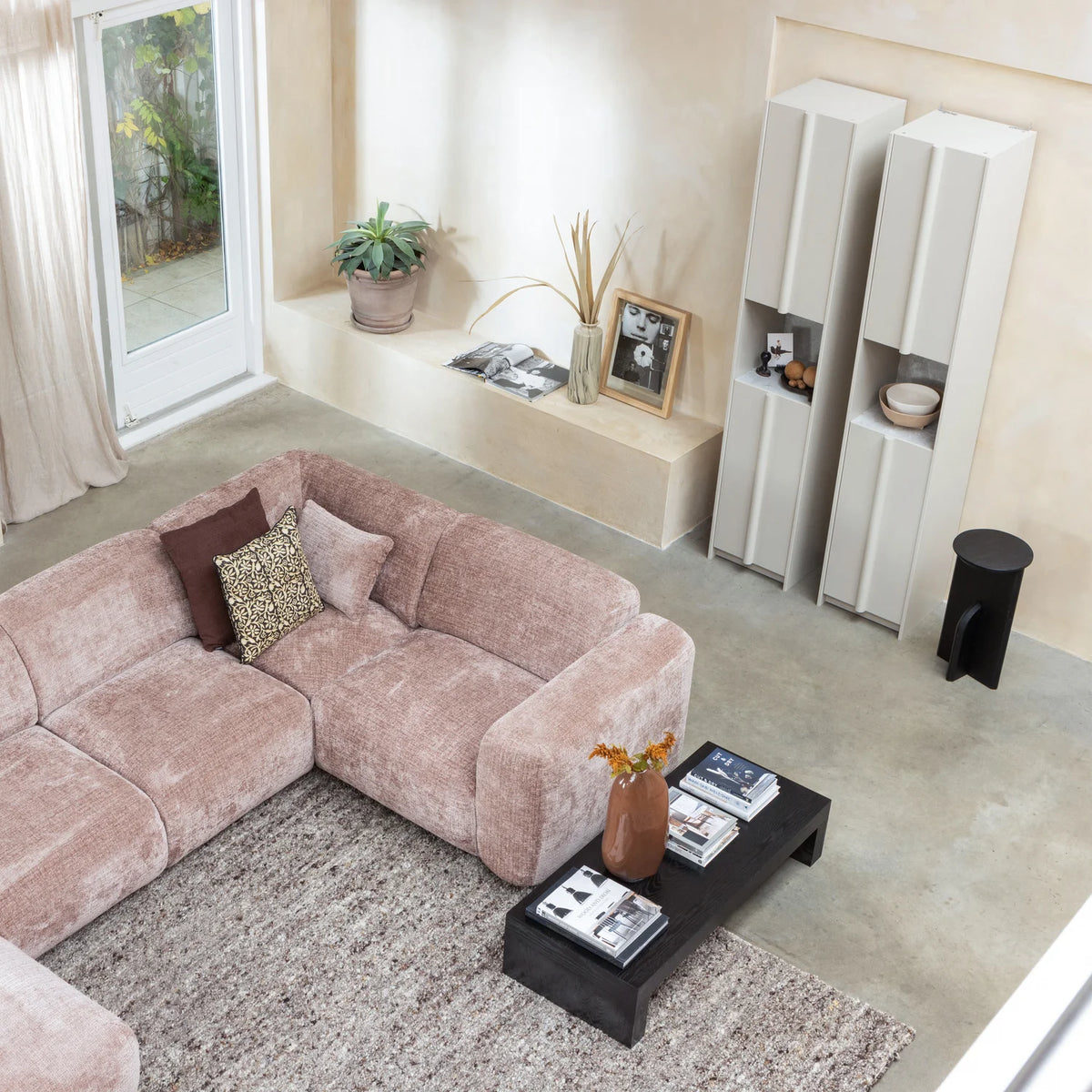 KIONI black side table