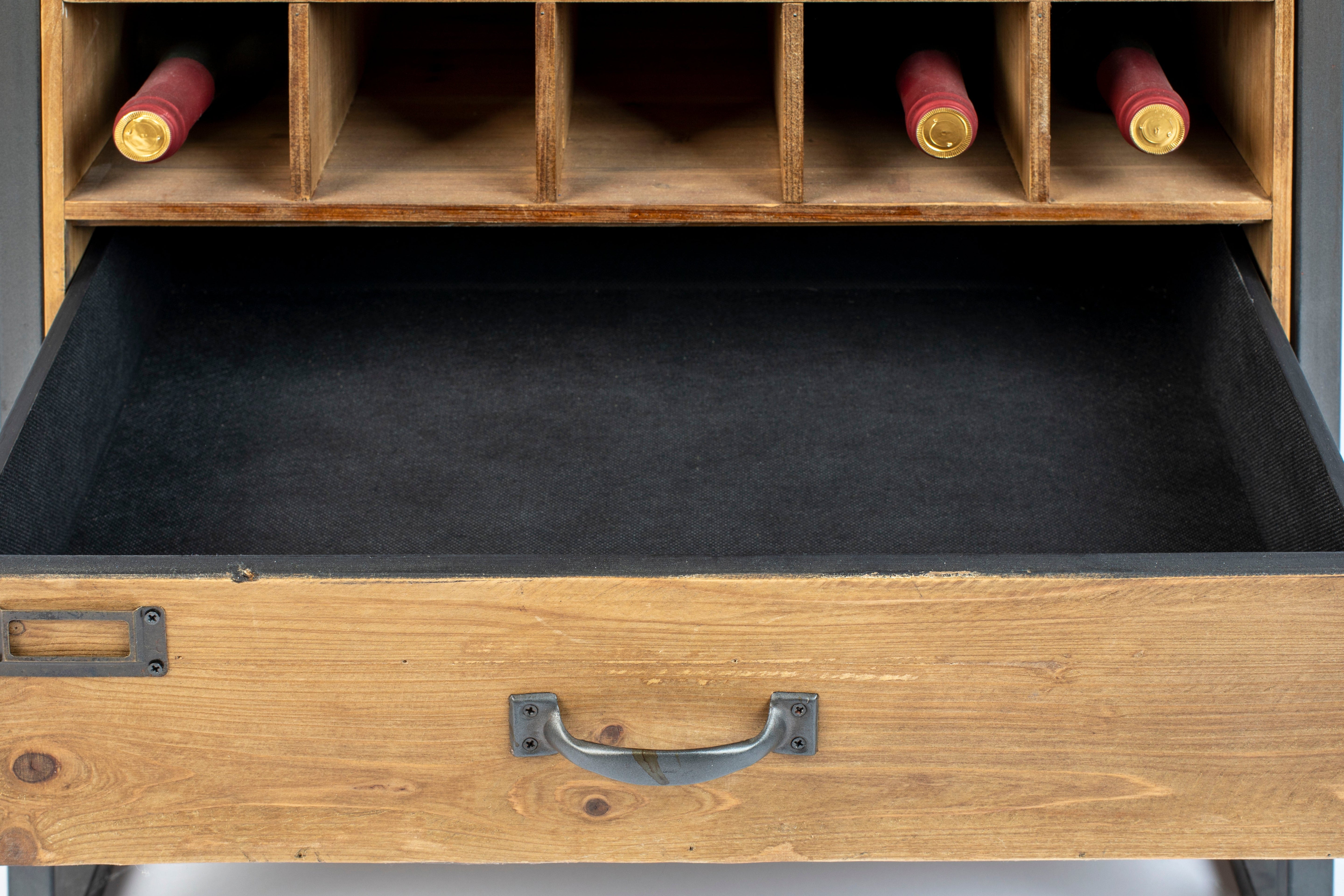 Chest of drawers with a shoulder edgar fir wood