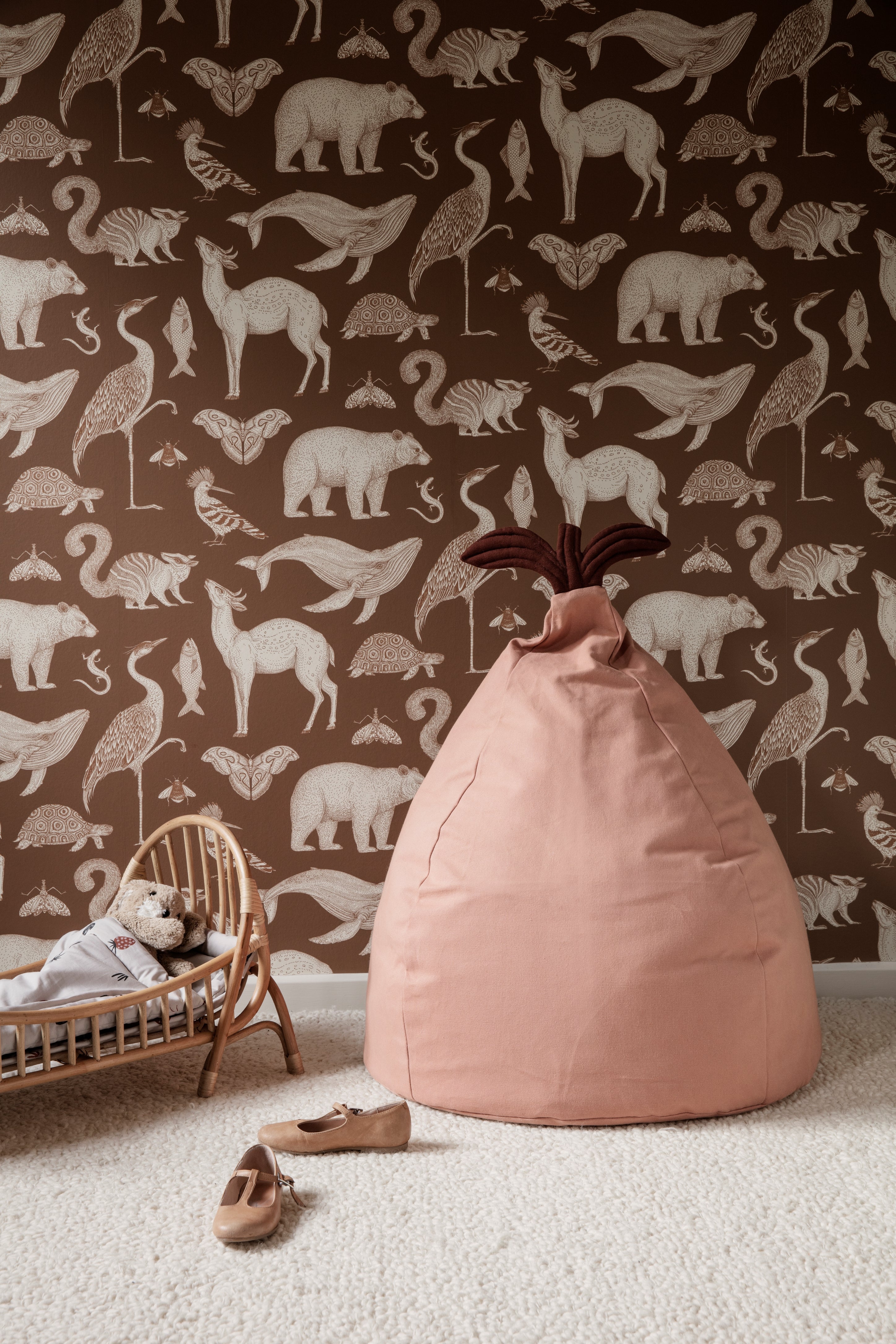 PEAR pouf in light pink with brown