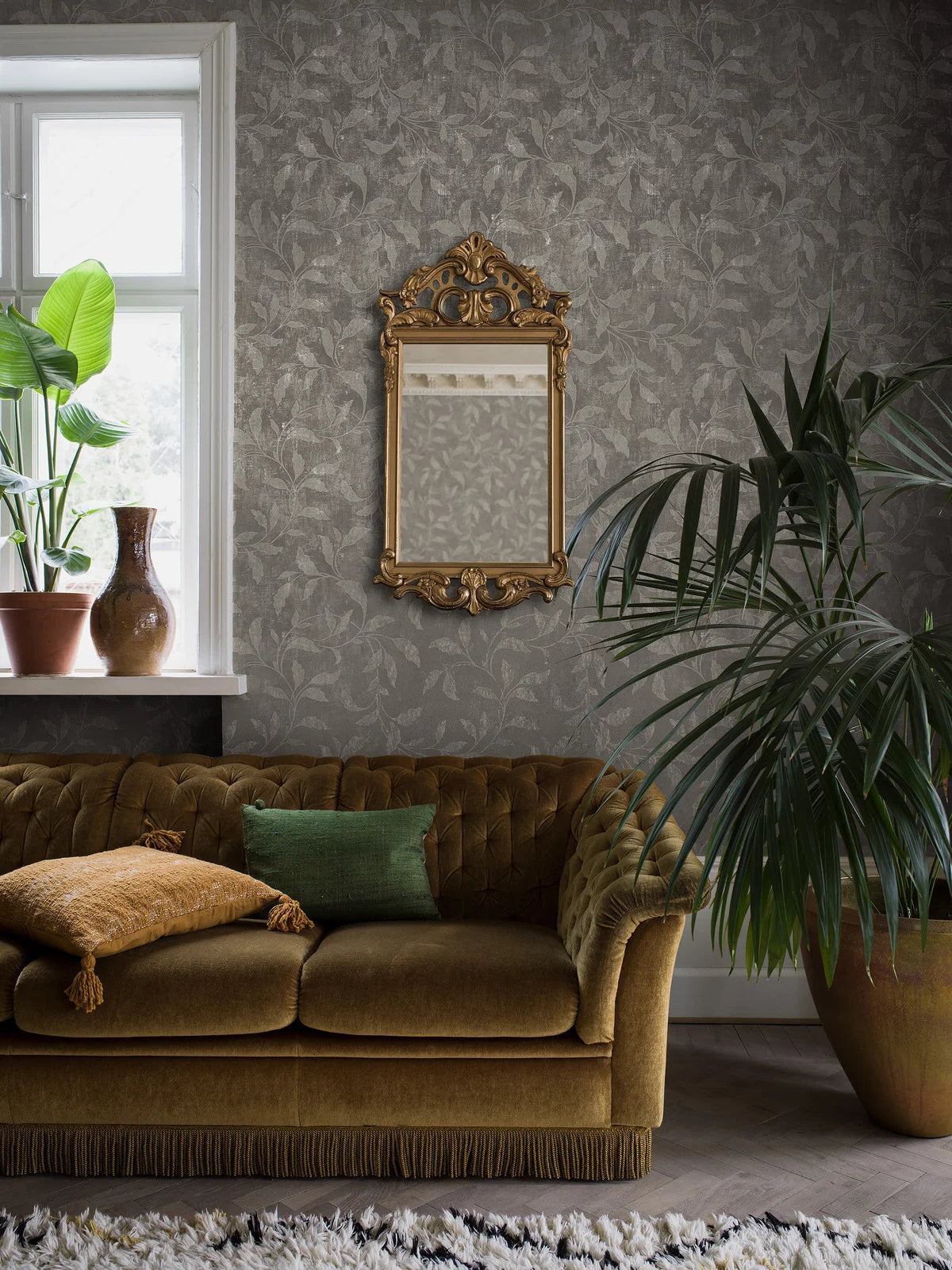 Non-woven paper wallpaper with a floral pattern ROSEWOOD NIGHT gray