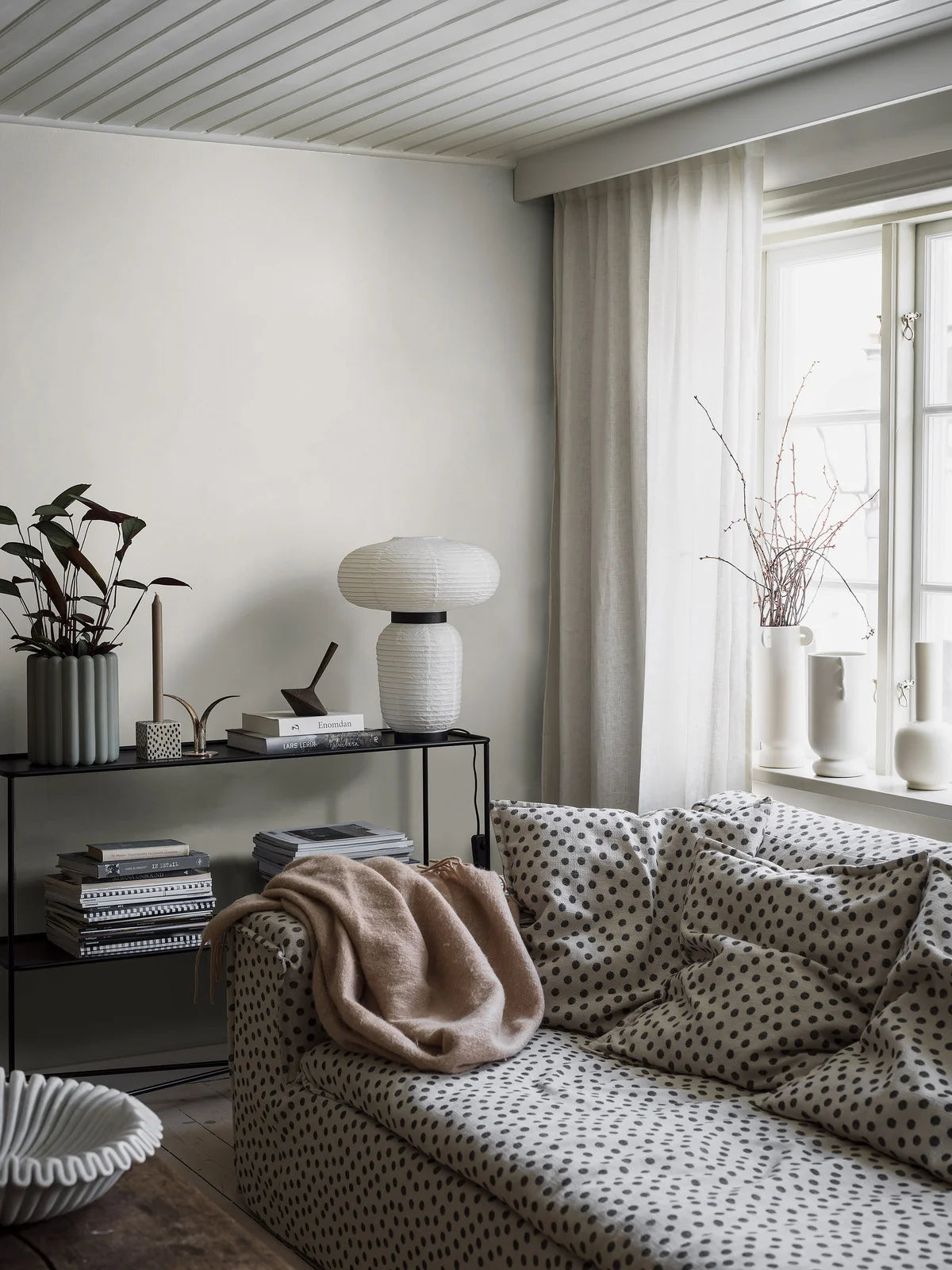 Structural wallpaper imitating linen LINEN - BIRCH WHITE warm white