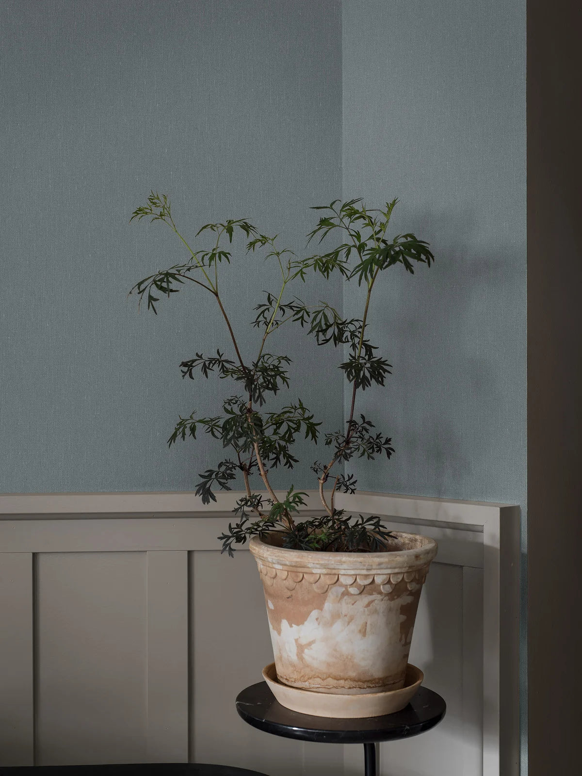 Structural wallpaper imitating linen LINEN - DUSTY DENIM muted blue