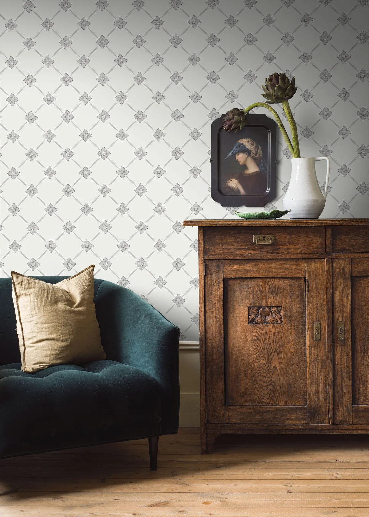 Non-woven paper wallpaper with a botanical pattern LINNÉ warm white with gray-beige