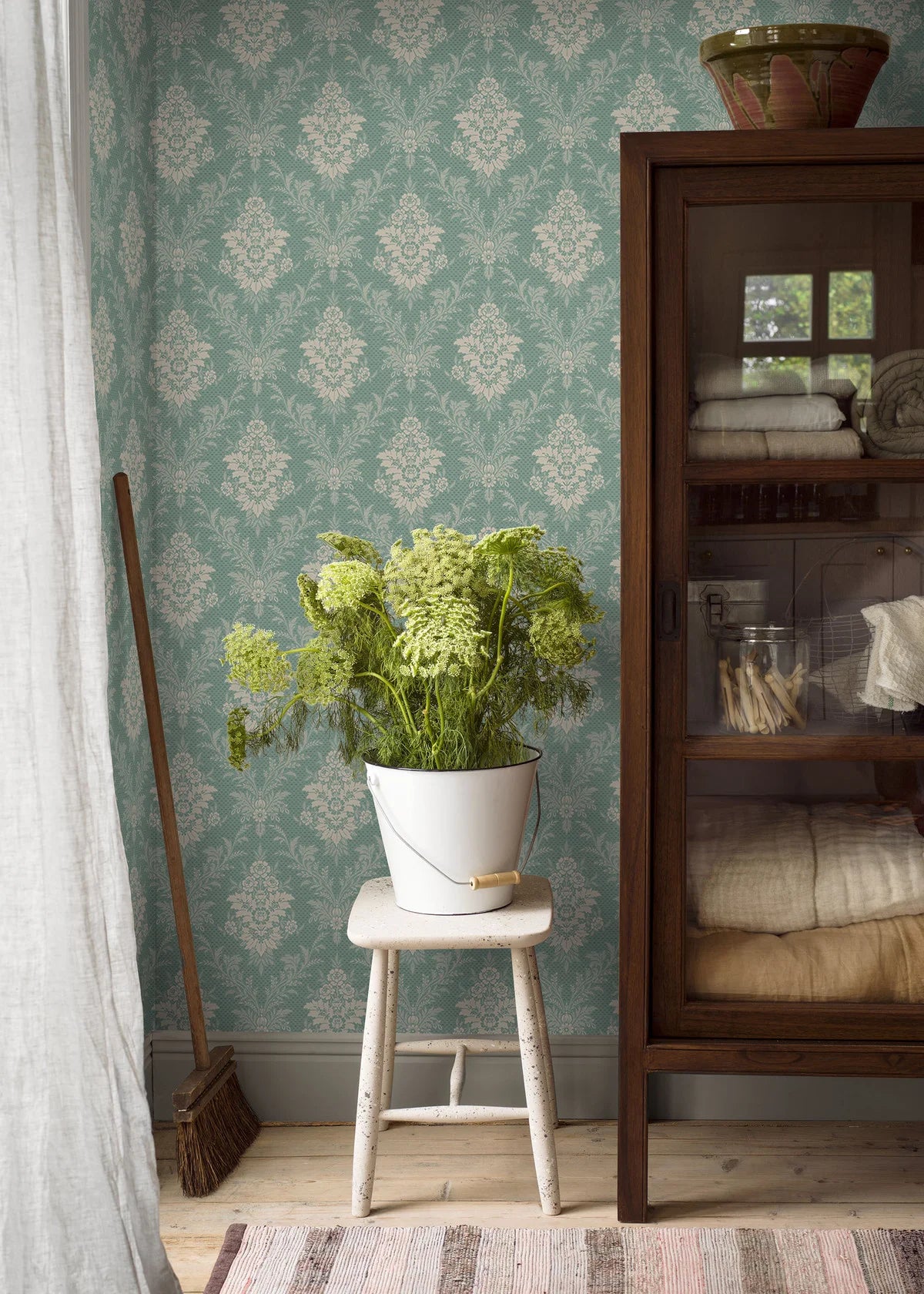 Non-woven paper wallpaper with a plant pattern SOFIA green with dark beige
