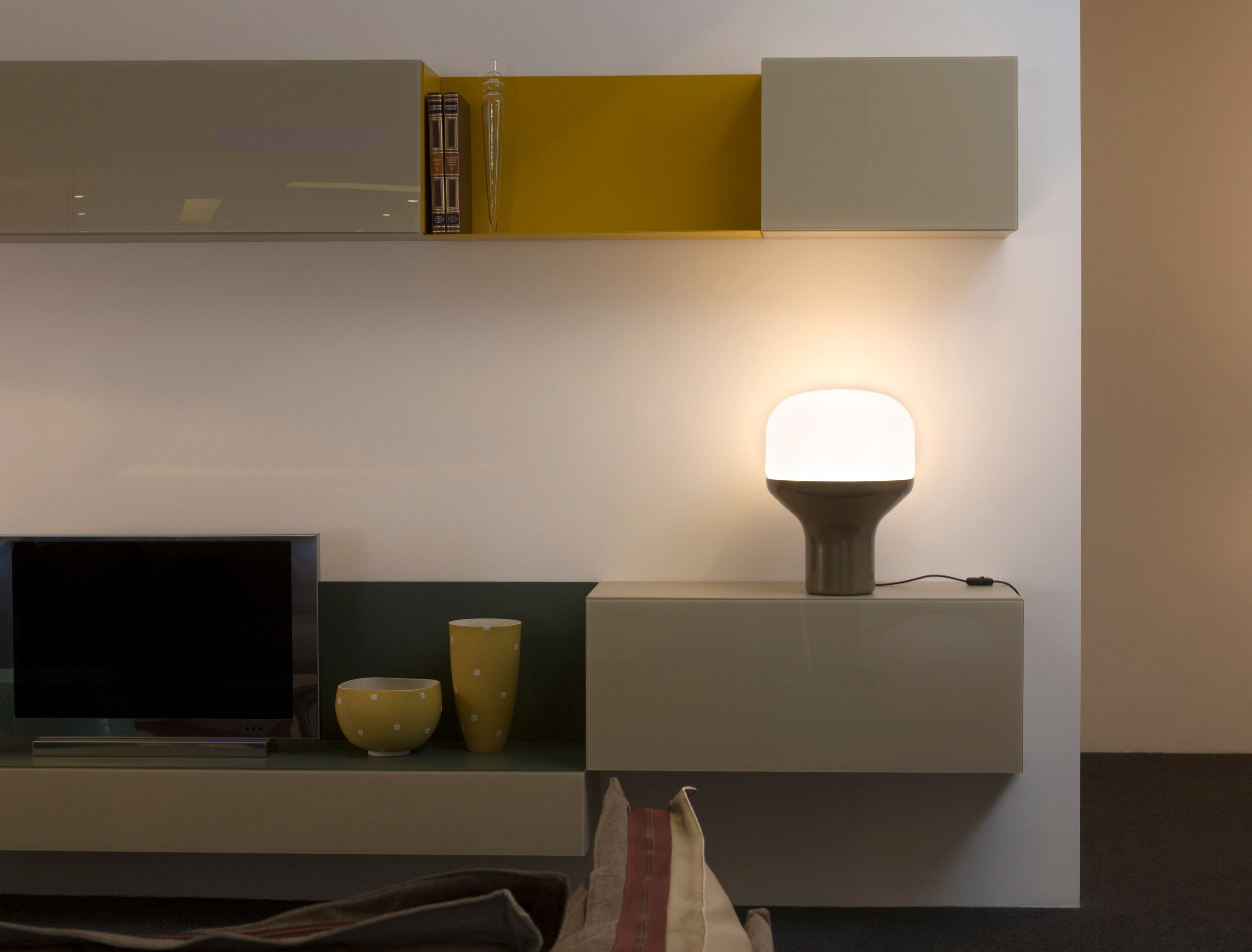 DELUX table lamp with opal glass and a black base