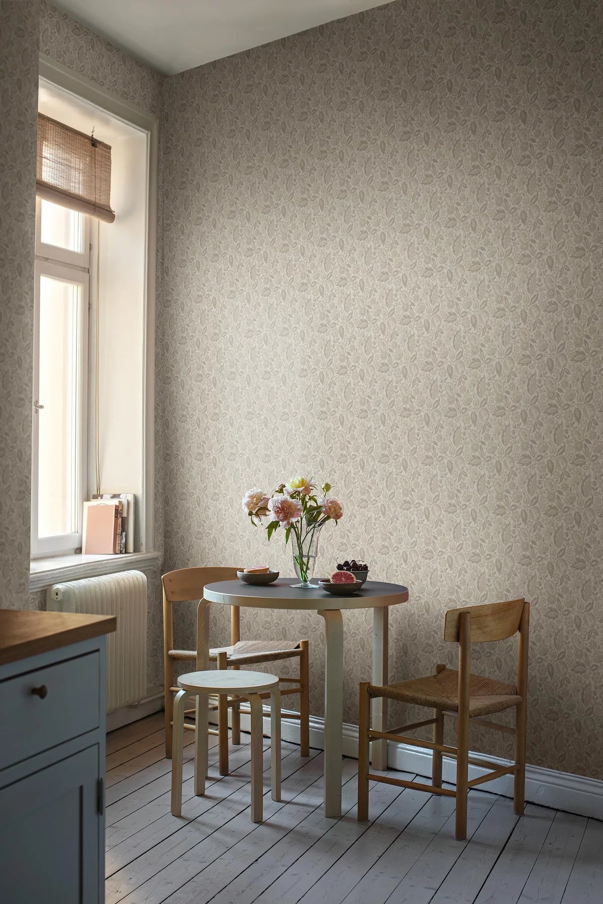 ELISE Beige Floral Pattern Wallpaper