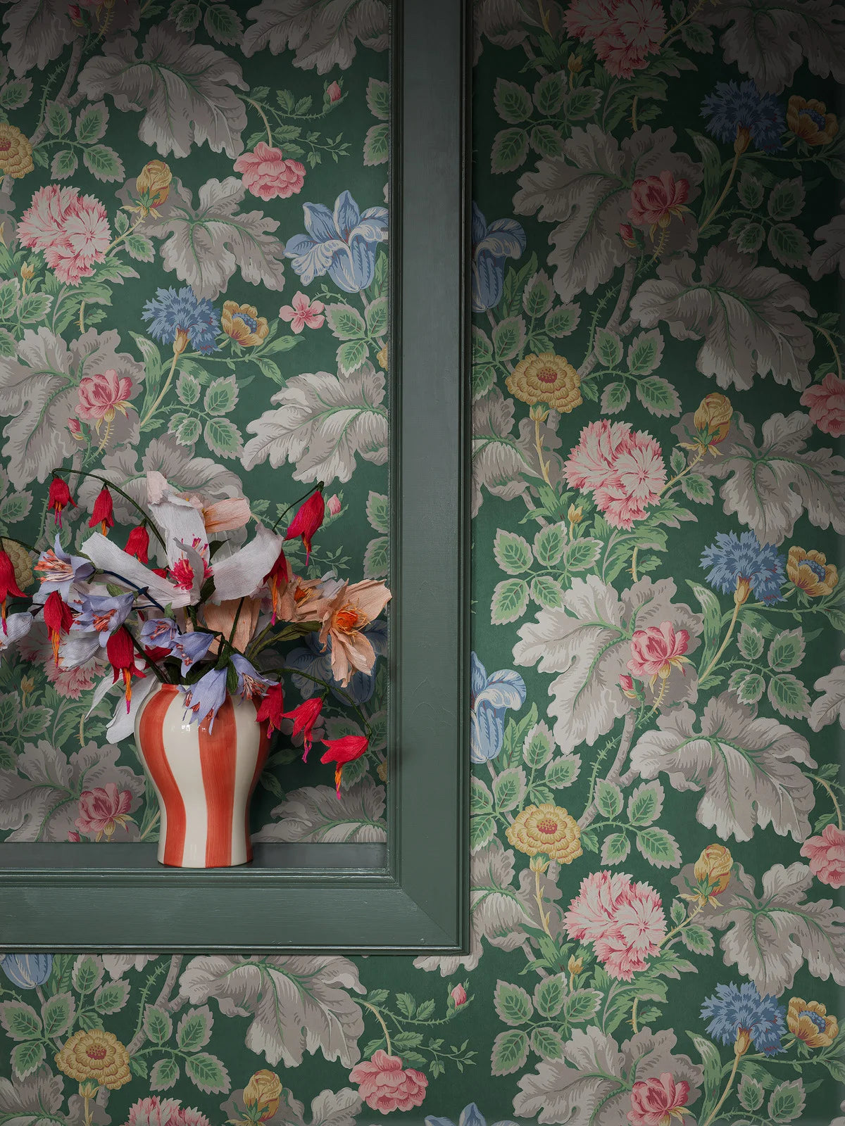 Green Floral Pattern Wallpaper CARNATION GARDEN