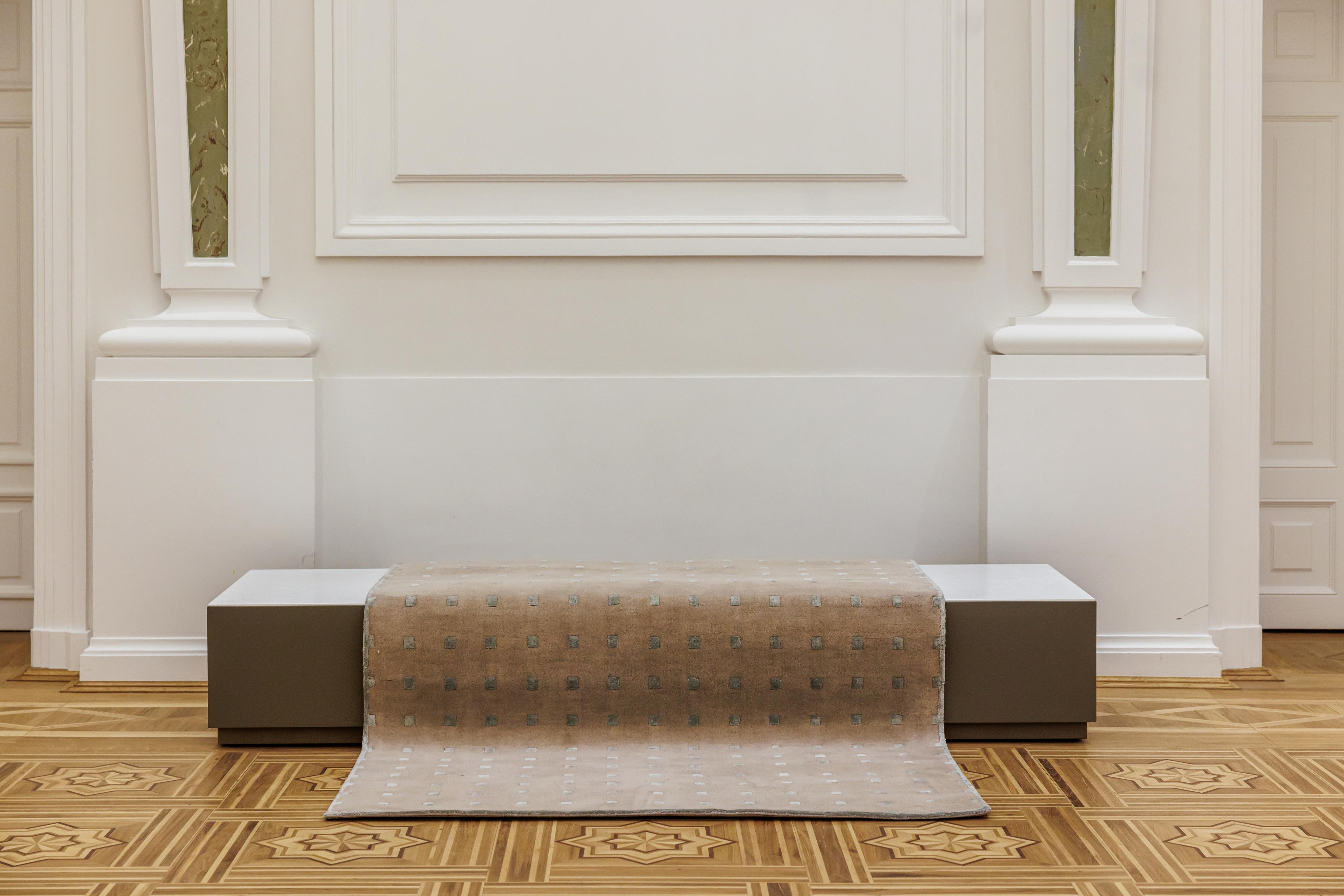 Beige DELTA rug with mint squares [Amelia]