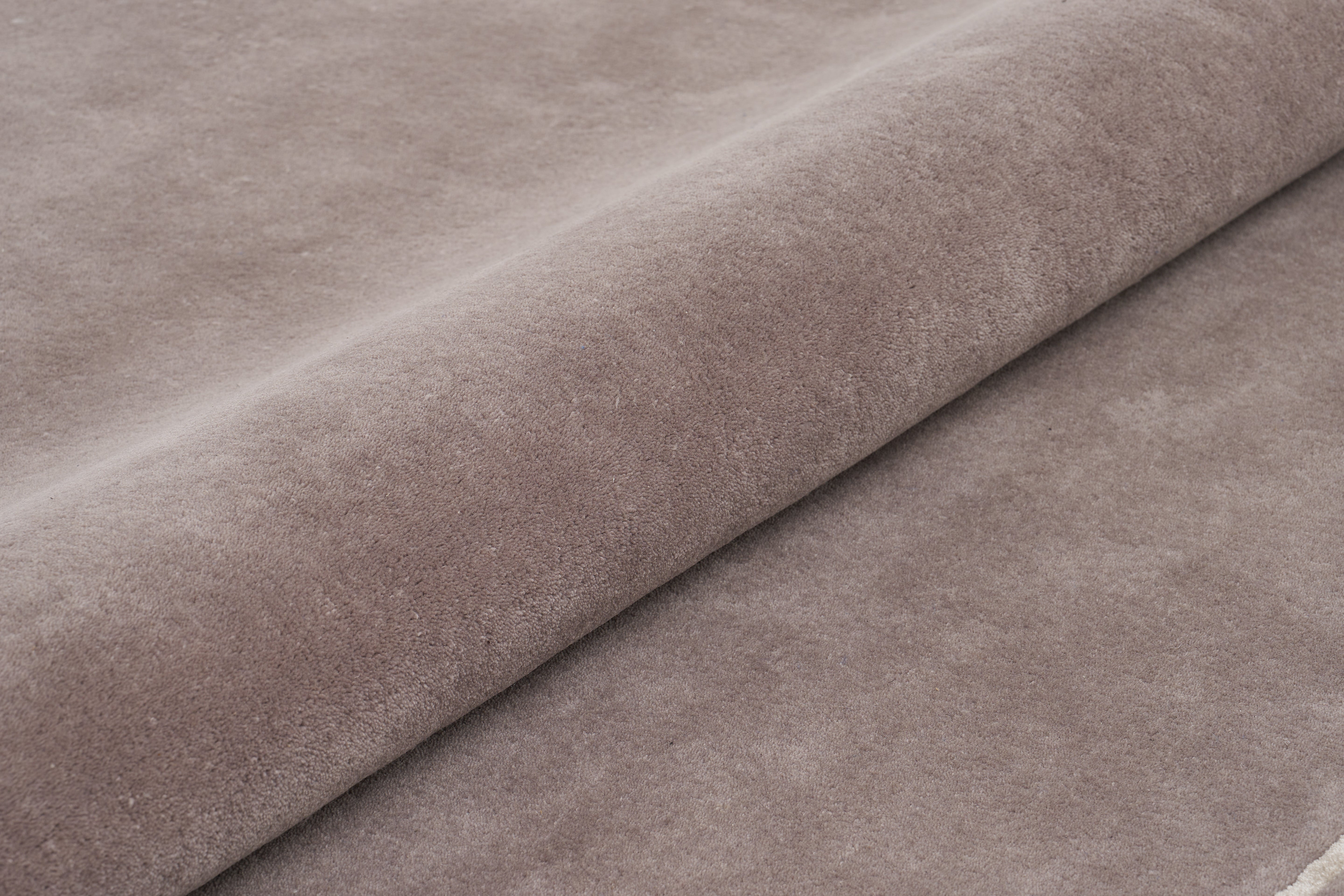 LINEA gray rug with cream lines [Amelia]