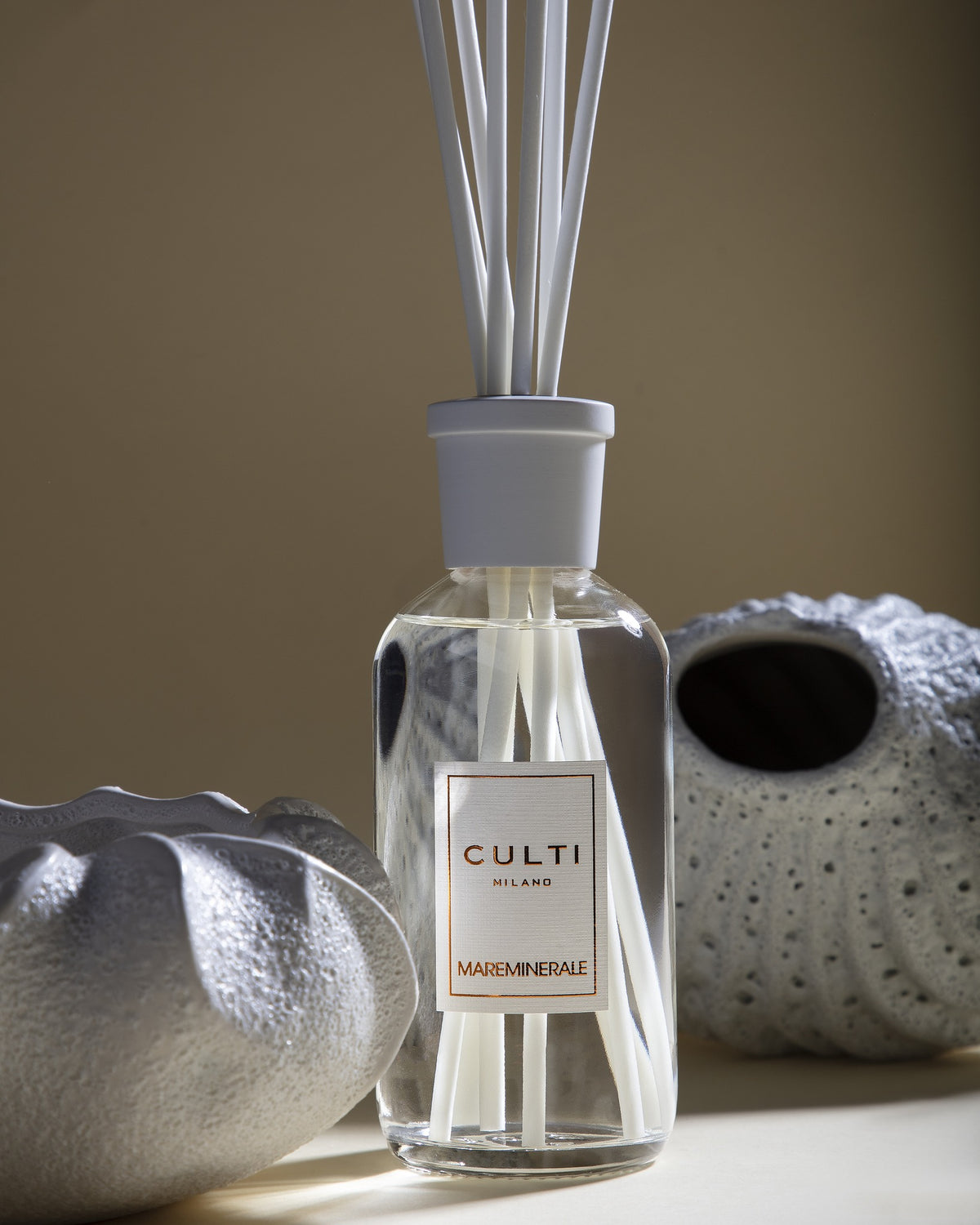 STILE - ARAMARA scented diffuser with notes of bitter orange, bergamot, and sandalwood
