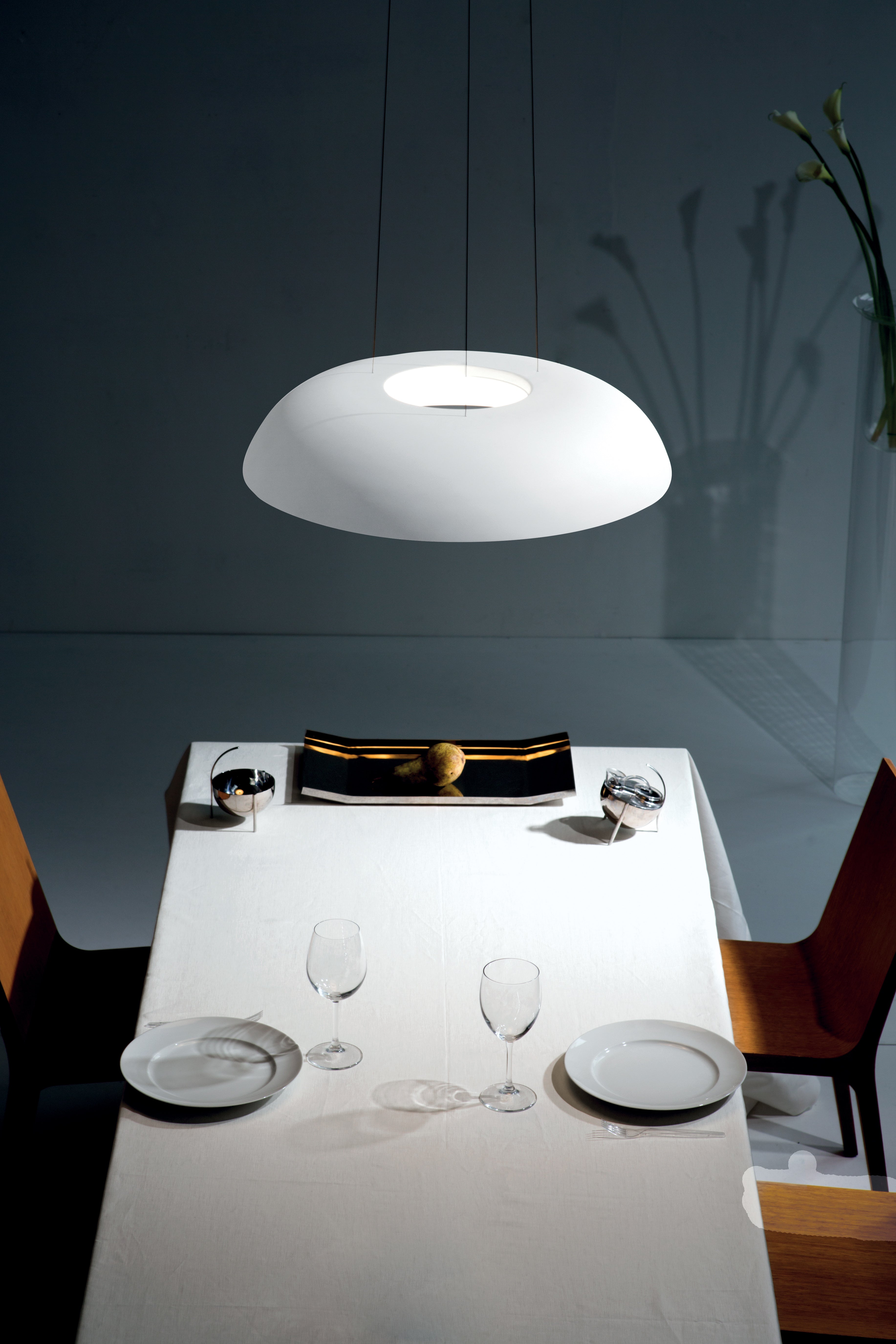 MAGGIOLONE embossed white pendant lamp
