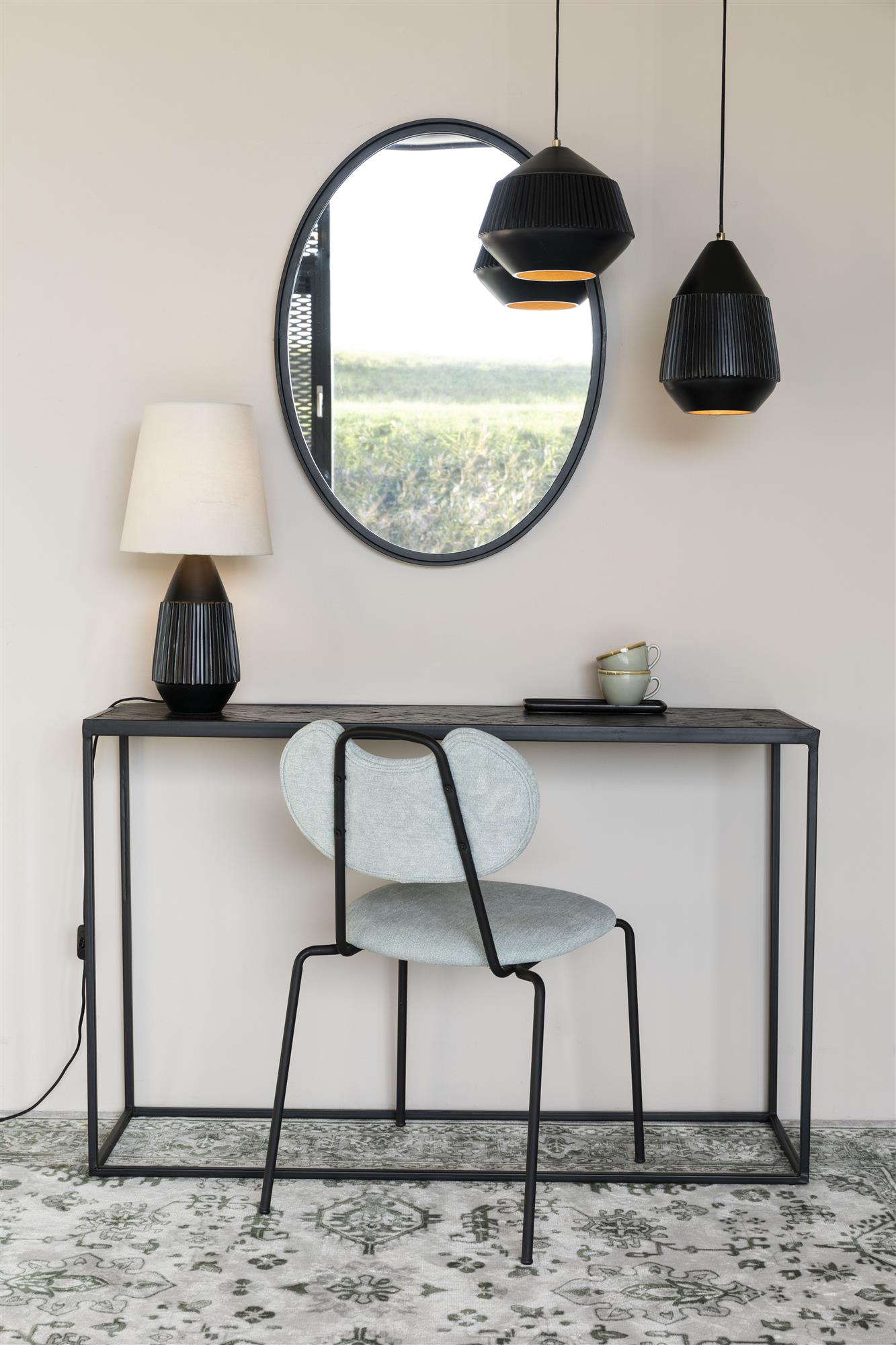 AYSA black pendant lamp