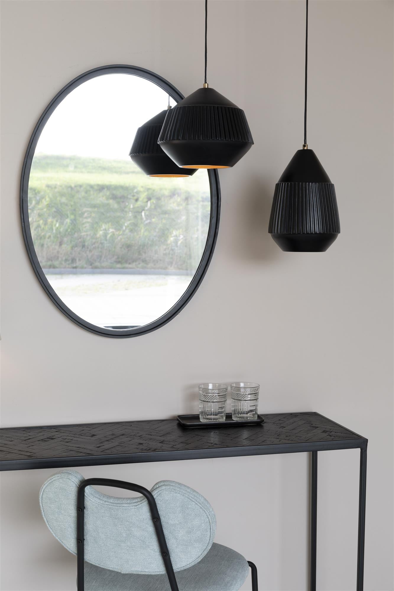 AYSA black pendant lamp