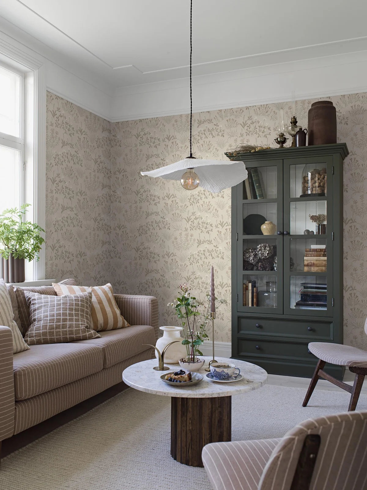 NORAS ANG sand floral plant motif wallpaper with brown