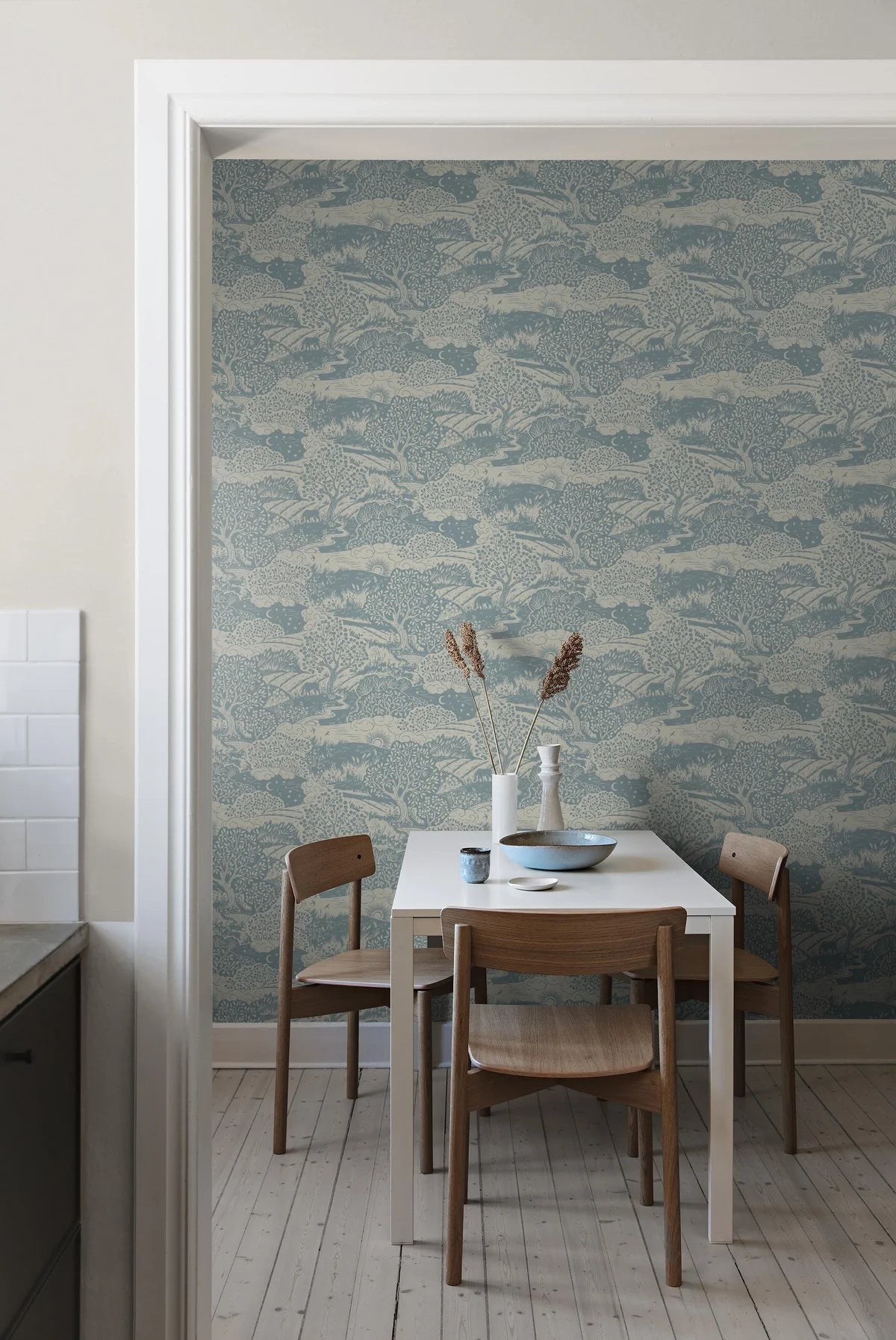 Children's wallpaper with SOLANGEN landscape in blue and beige