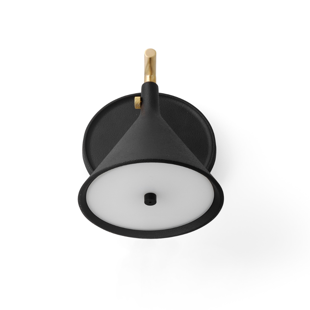 CAST SCOUNCE black wall lamp