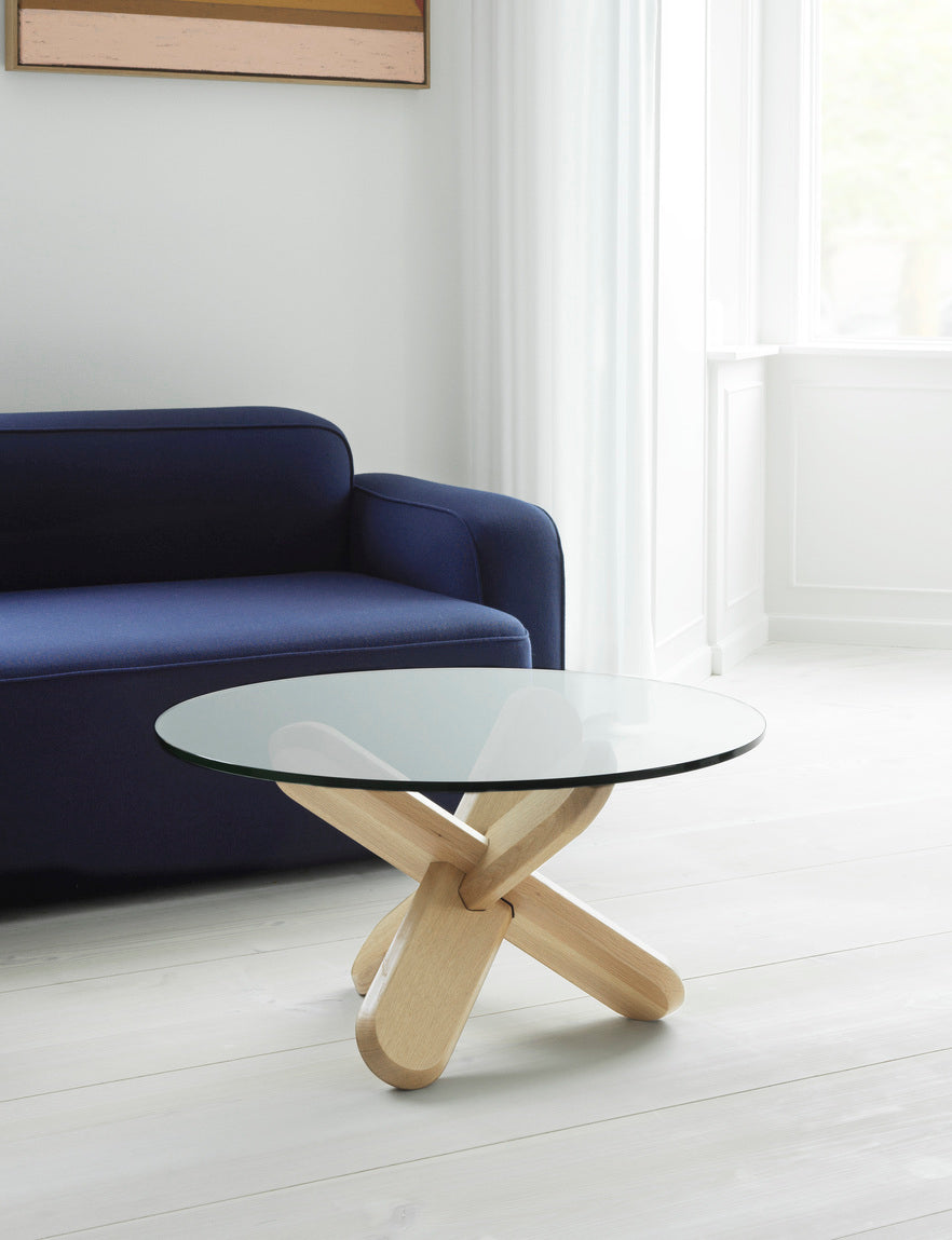 Coffee table Ding glass with an oak base