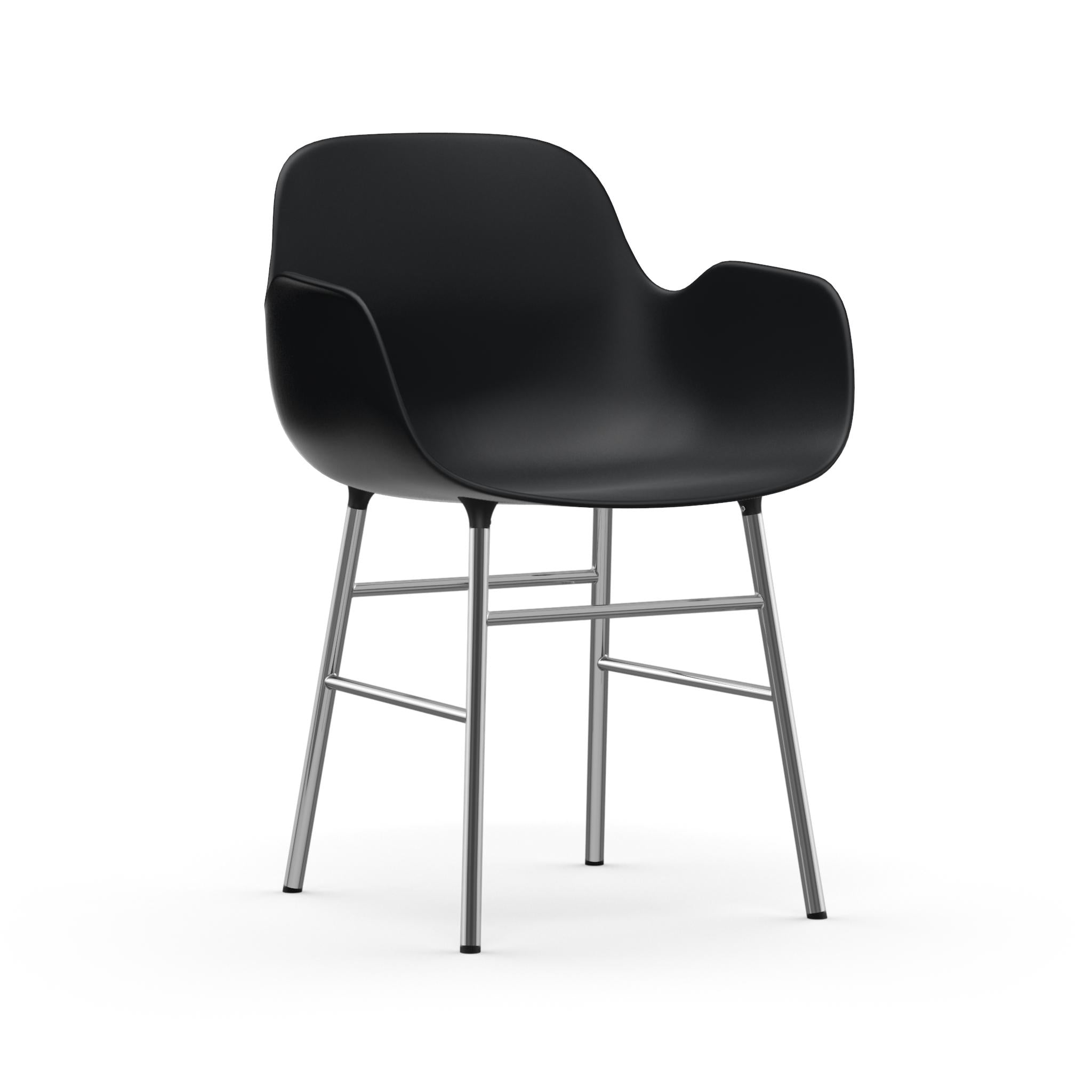 Chair with armrests Black forms with a chrome base