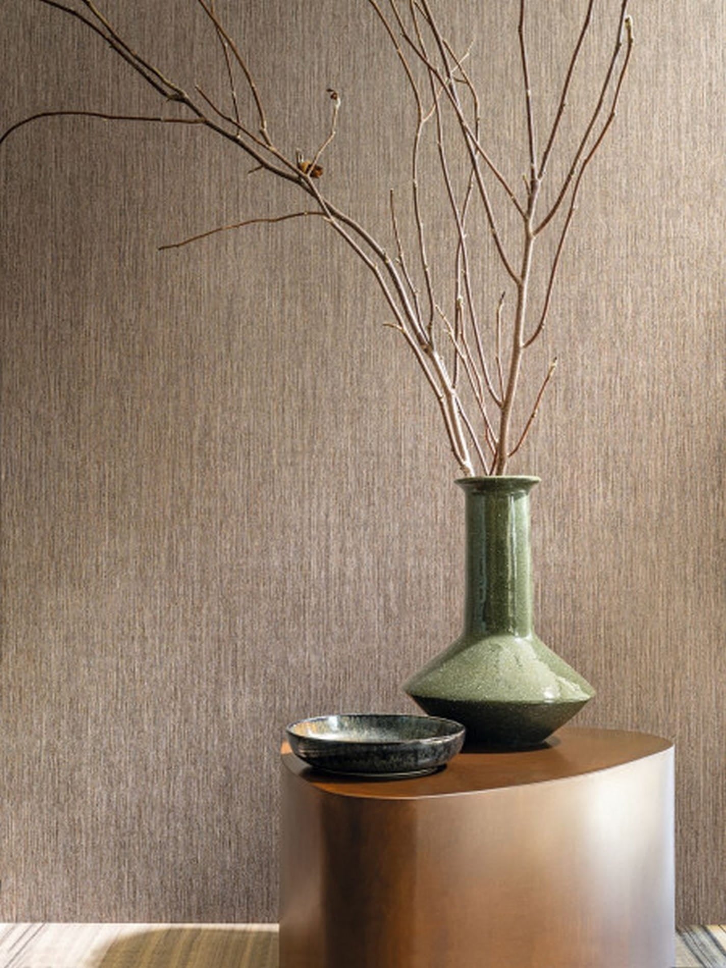 Textured striped wallpaper mimicking the banana plant MAURELII - AMBRE brown