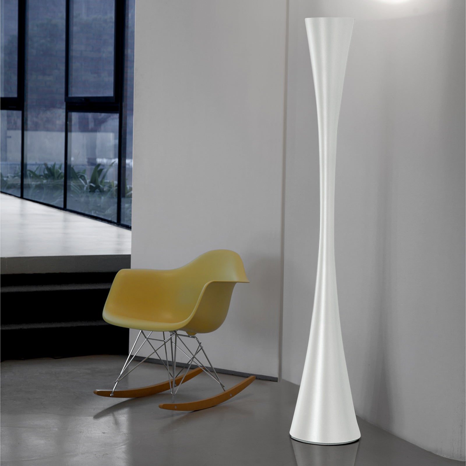 BICONICA Floor Lamp in Glossy Black