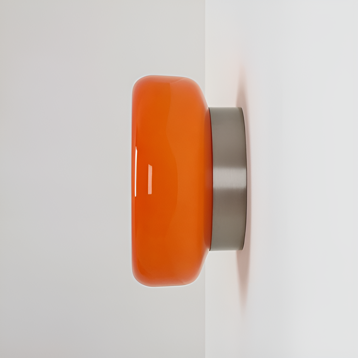 Orangefarbene Wandleuchte BONBON