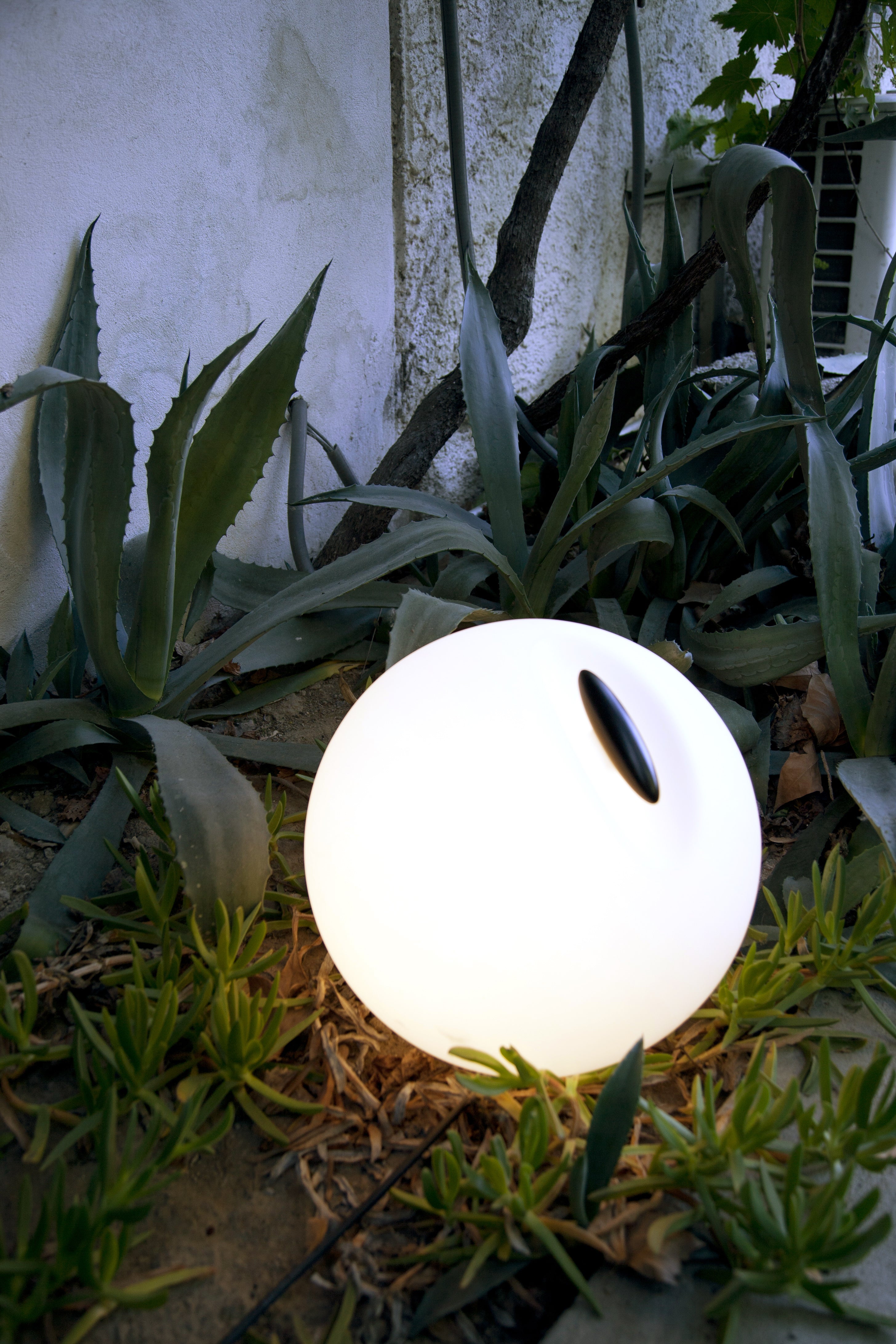 Outdoor floor lamp BOWL white