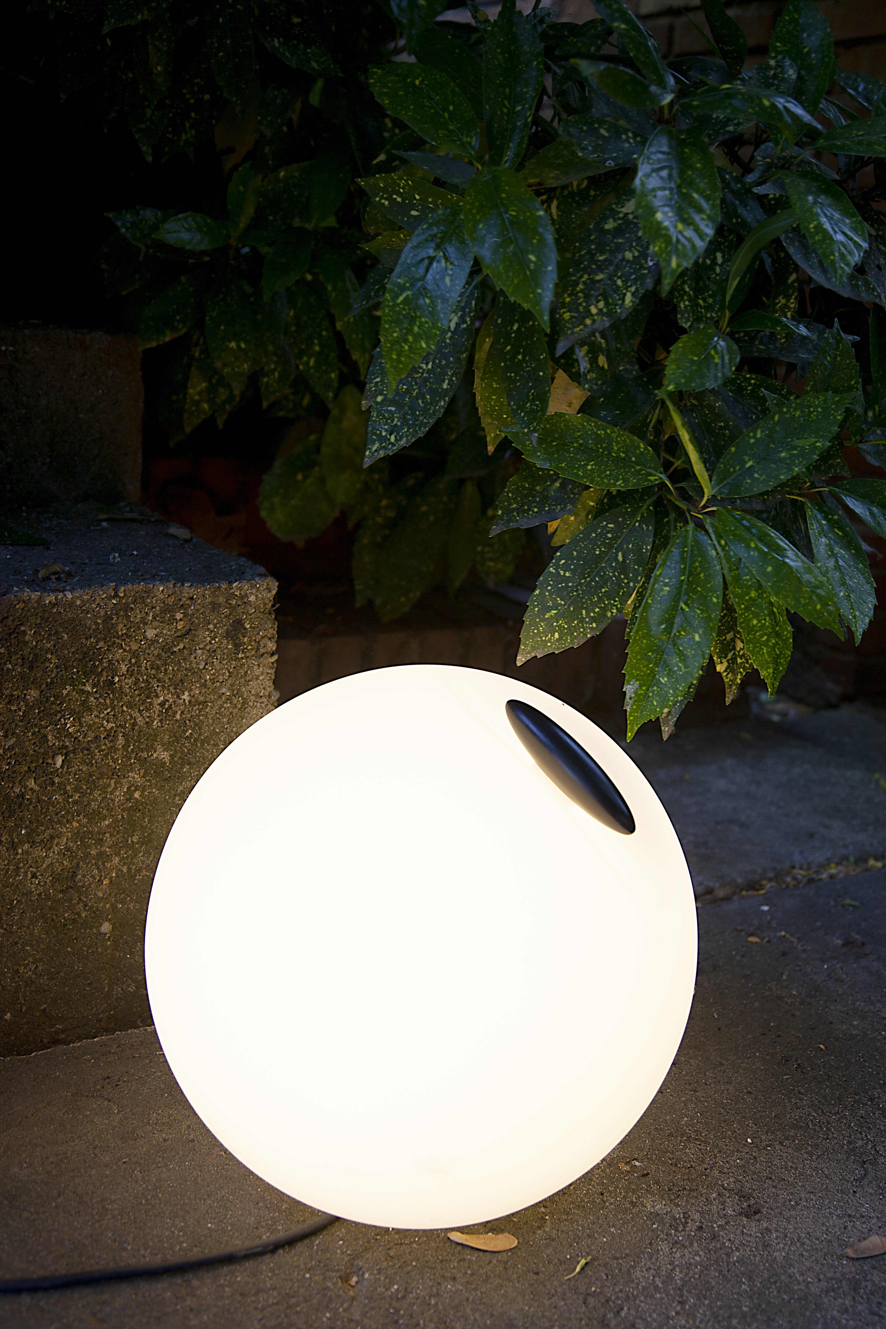 Outdoor floor lamp BOWL white