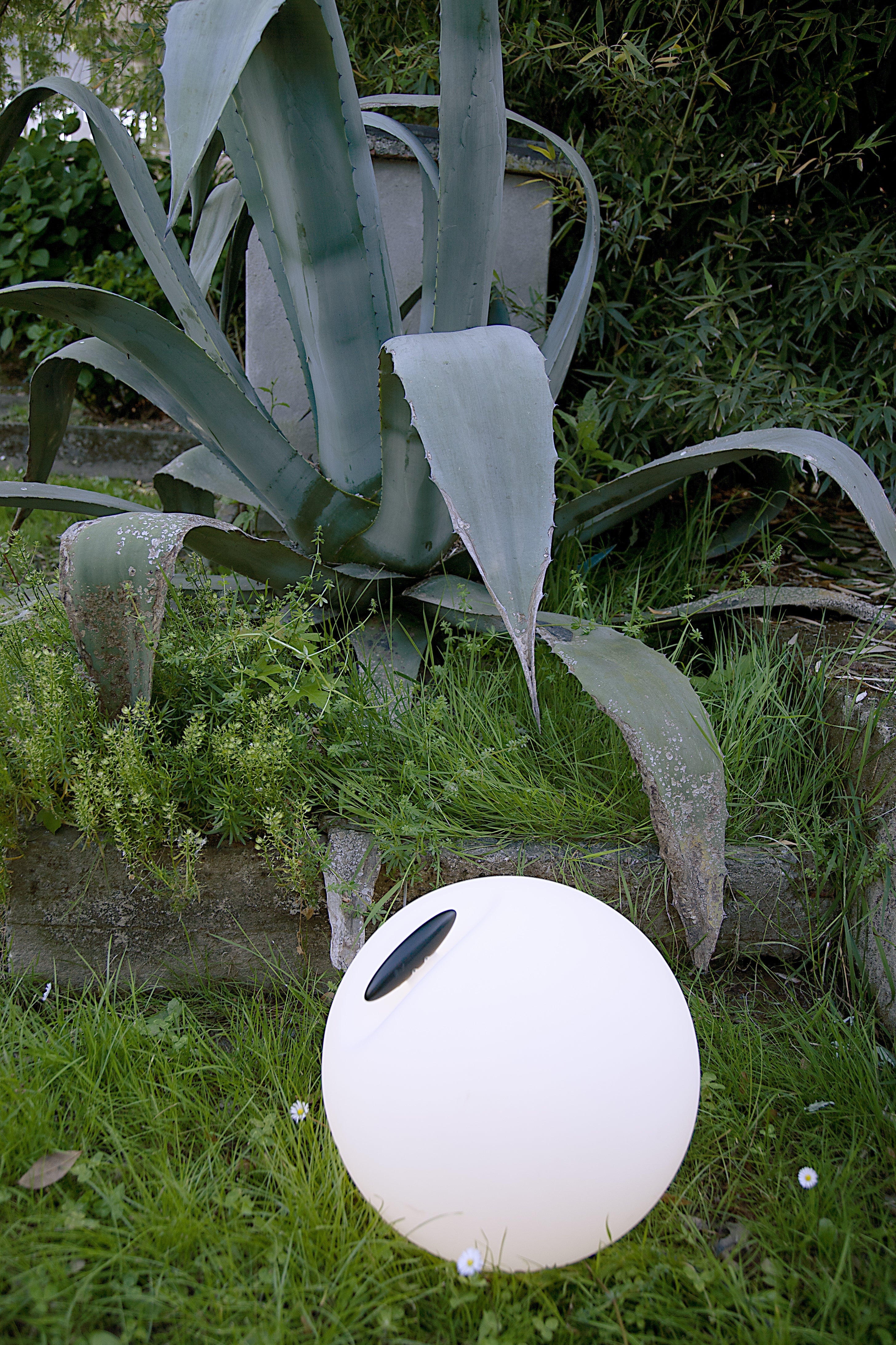 Outdoor floor lamp BOWL white