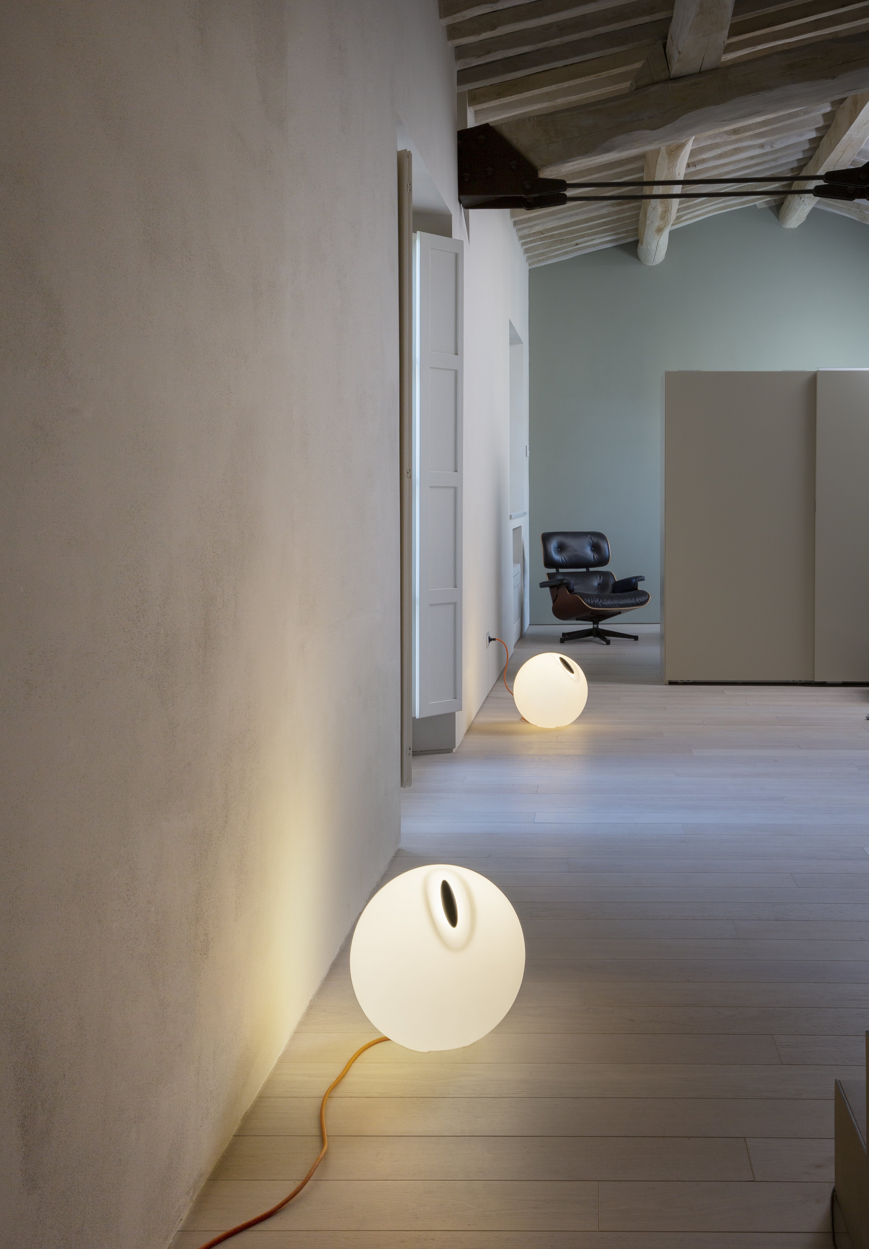 Outdoor floor lamp BOWL white