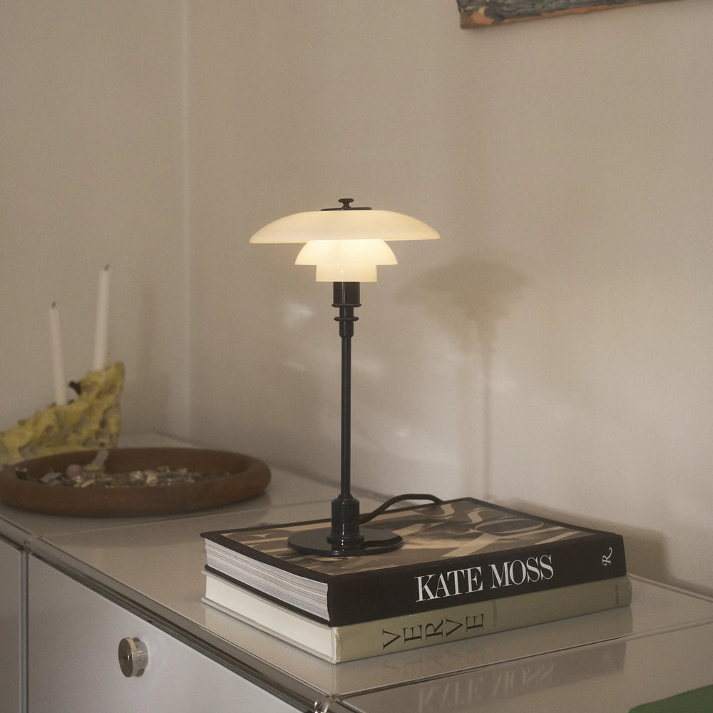 PH 2/1 Table Lamp in White with Dark Green Base