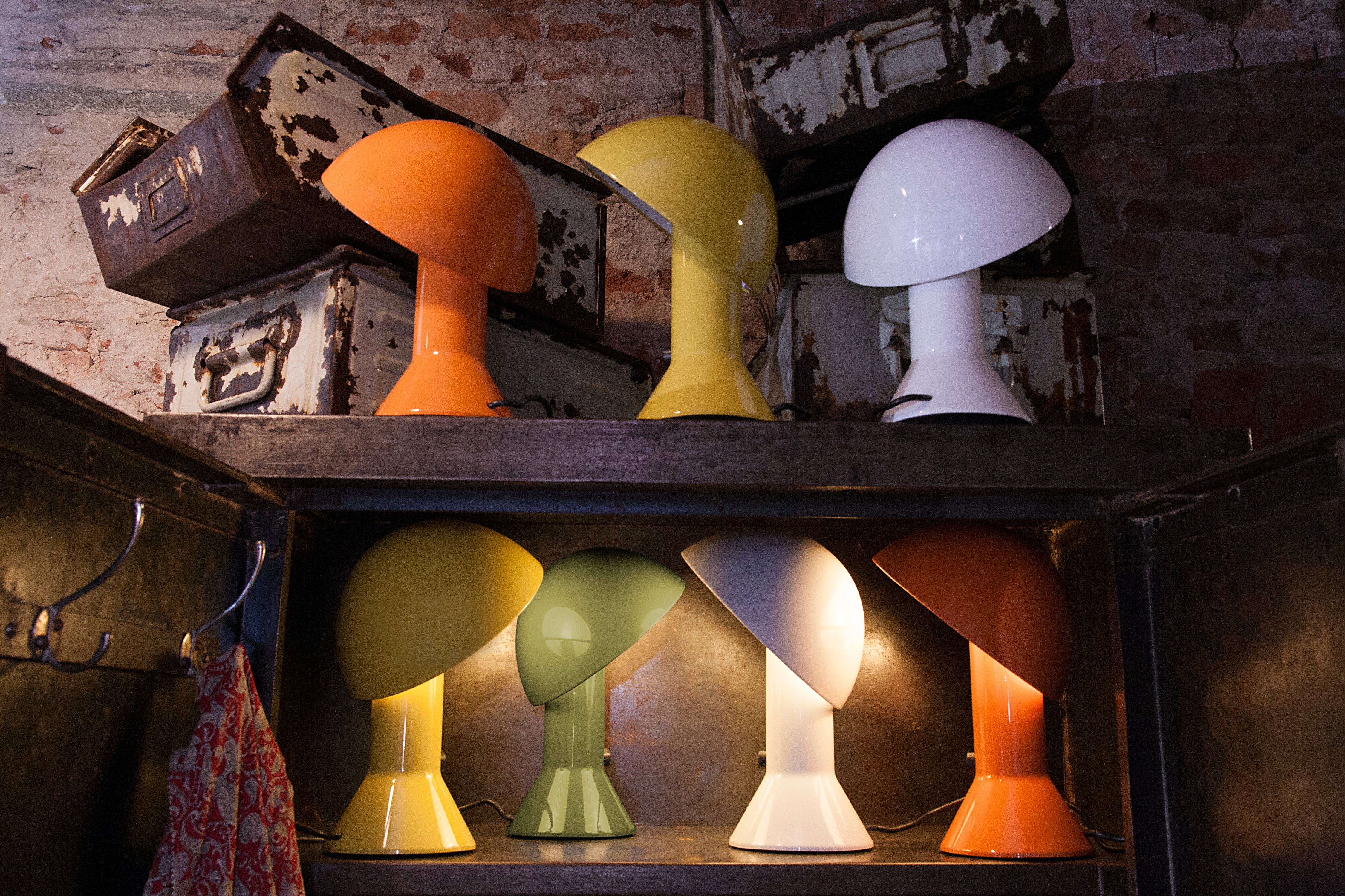 ELMETTO Table Lamp in Glossy White