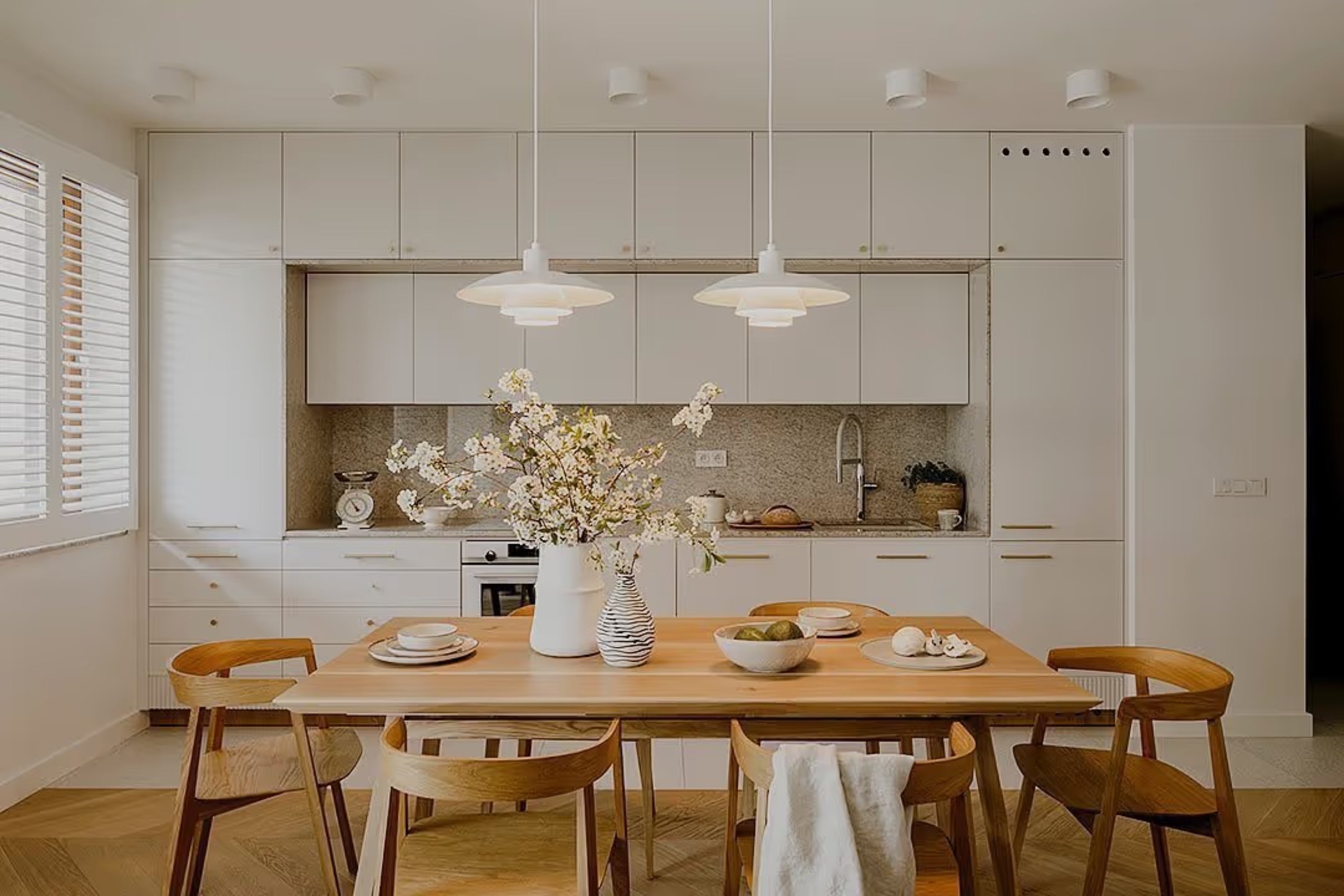 GEORGE Table Oak Wood