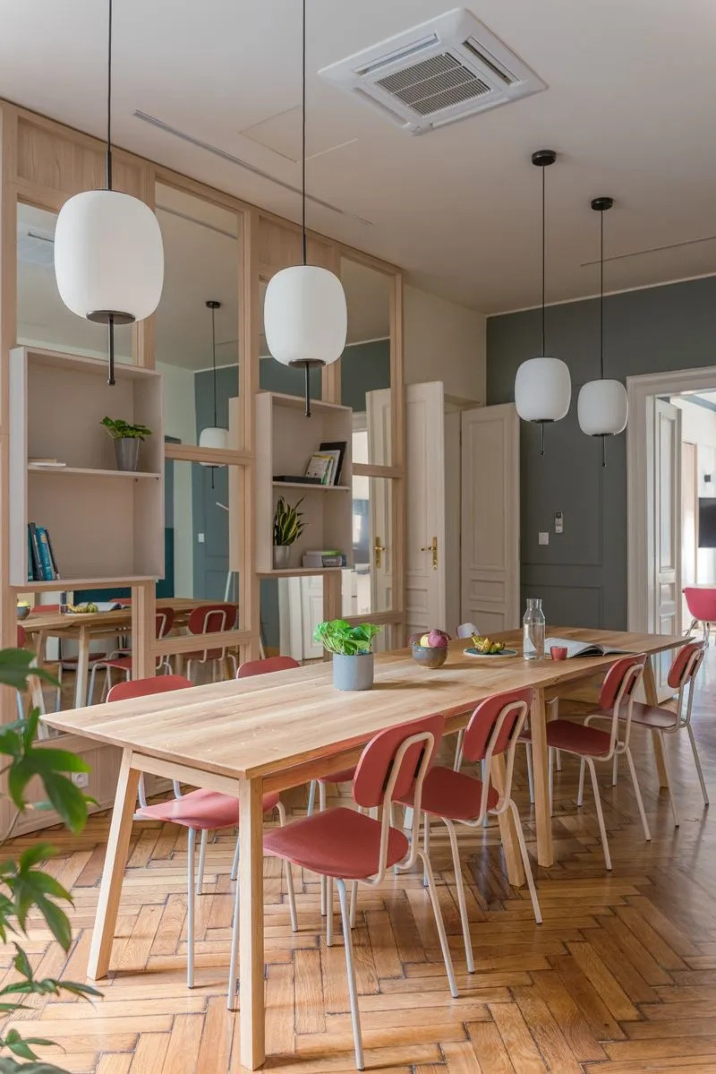 GEORGE Table Oak Wood