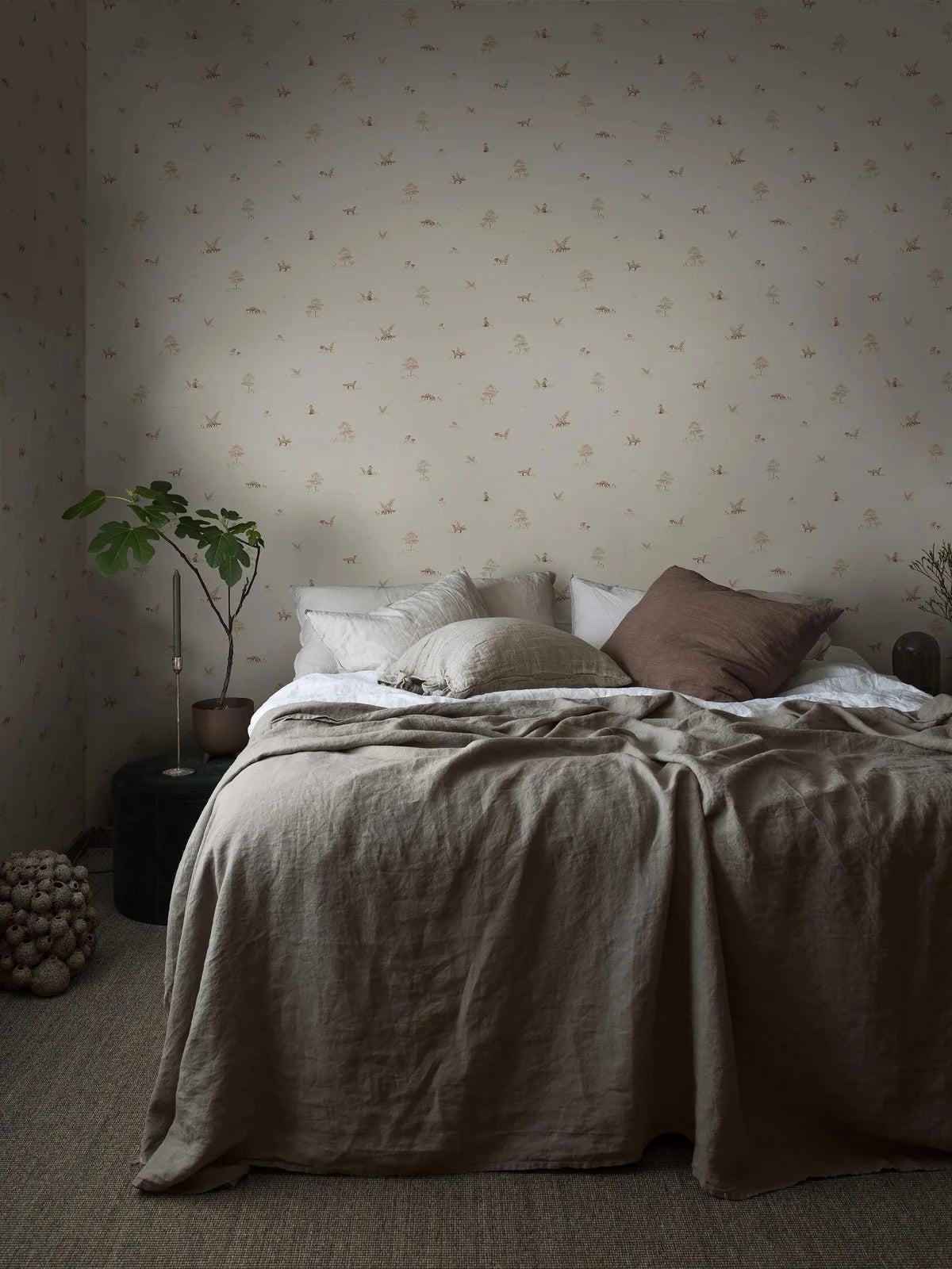Light Beige Wallpaper with Plant and Animal Motif LITTLE FOX