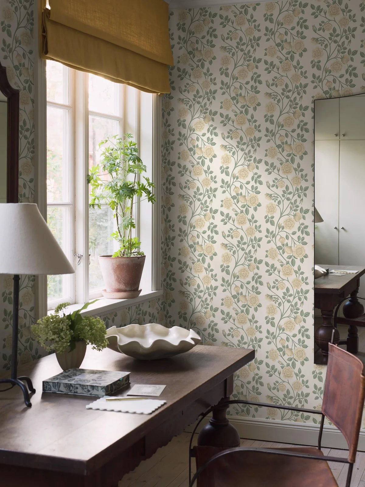 ELSA White and Yellow Floral Pattern Wallpaper