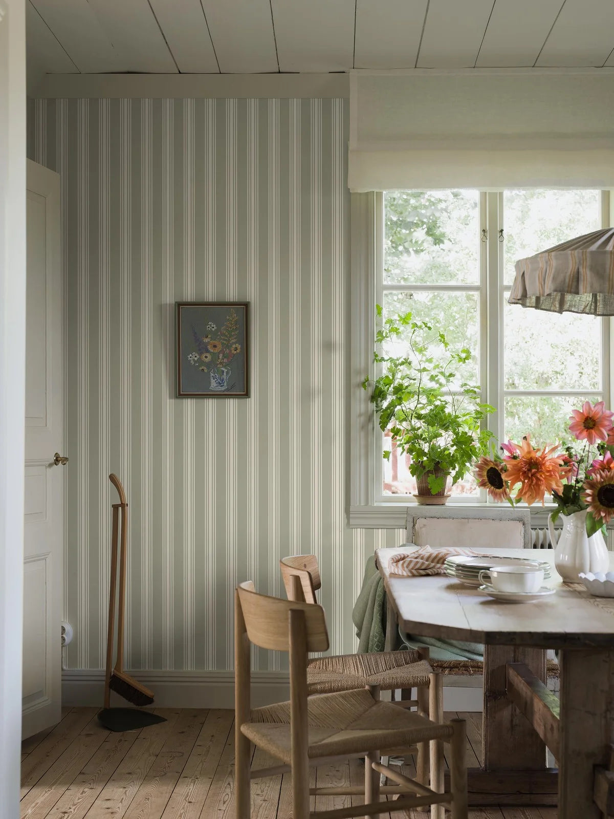 GUNNEBO Green and White Striped Wallpaper