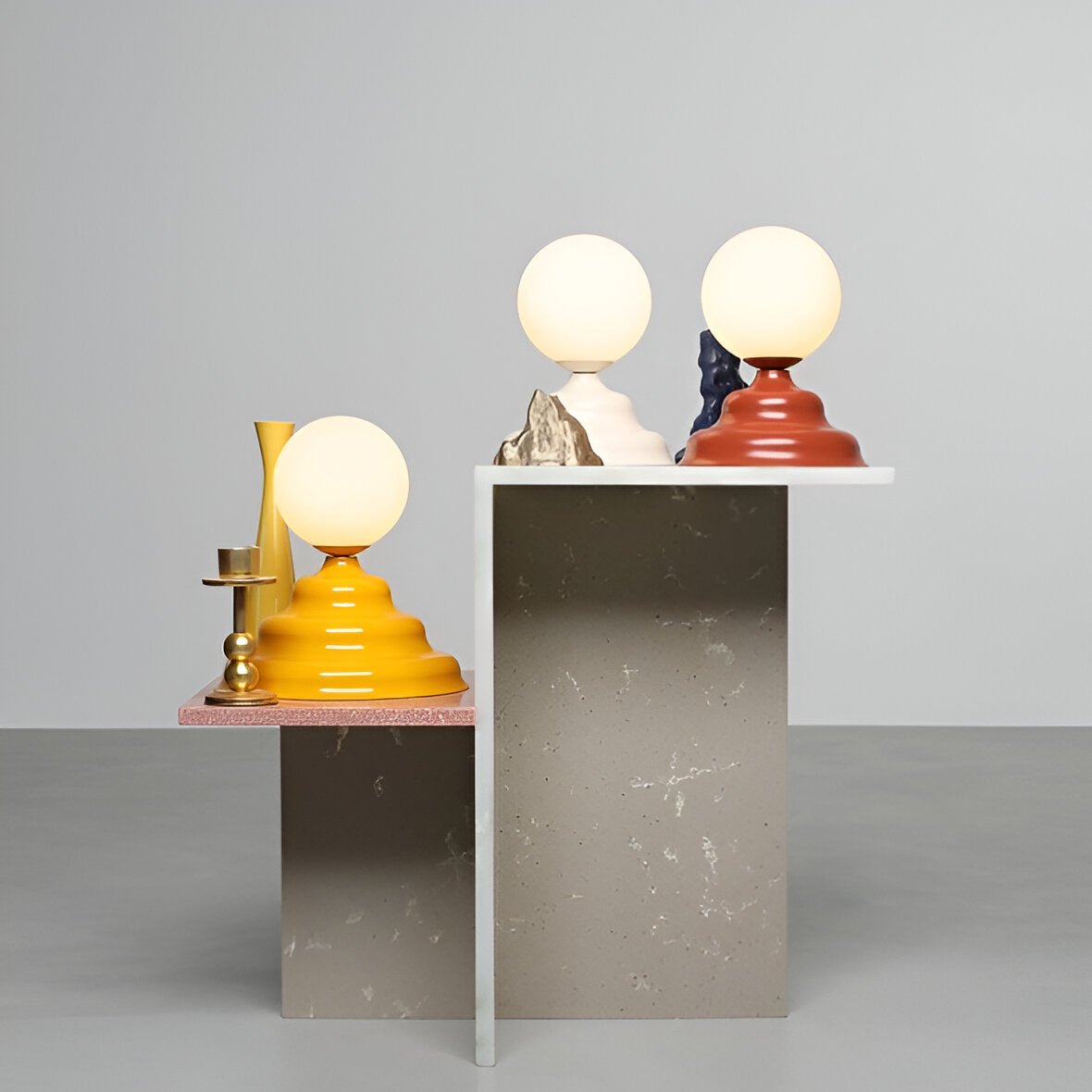 Table lamp with a glass lampshade brick wave