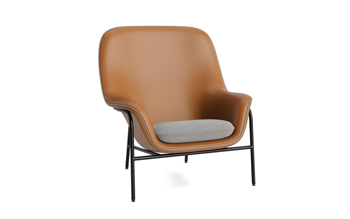 Drape High armchair with a black metal base