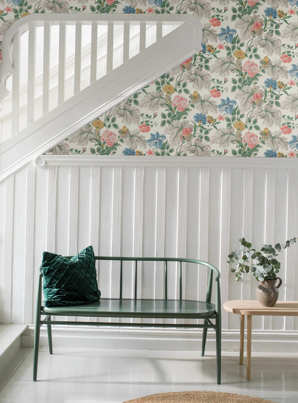 Floral Pattern Wallpaper in Carnation Garden Warm White