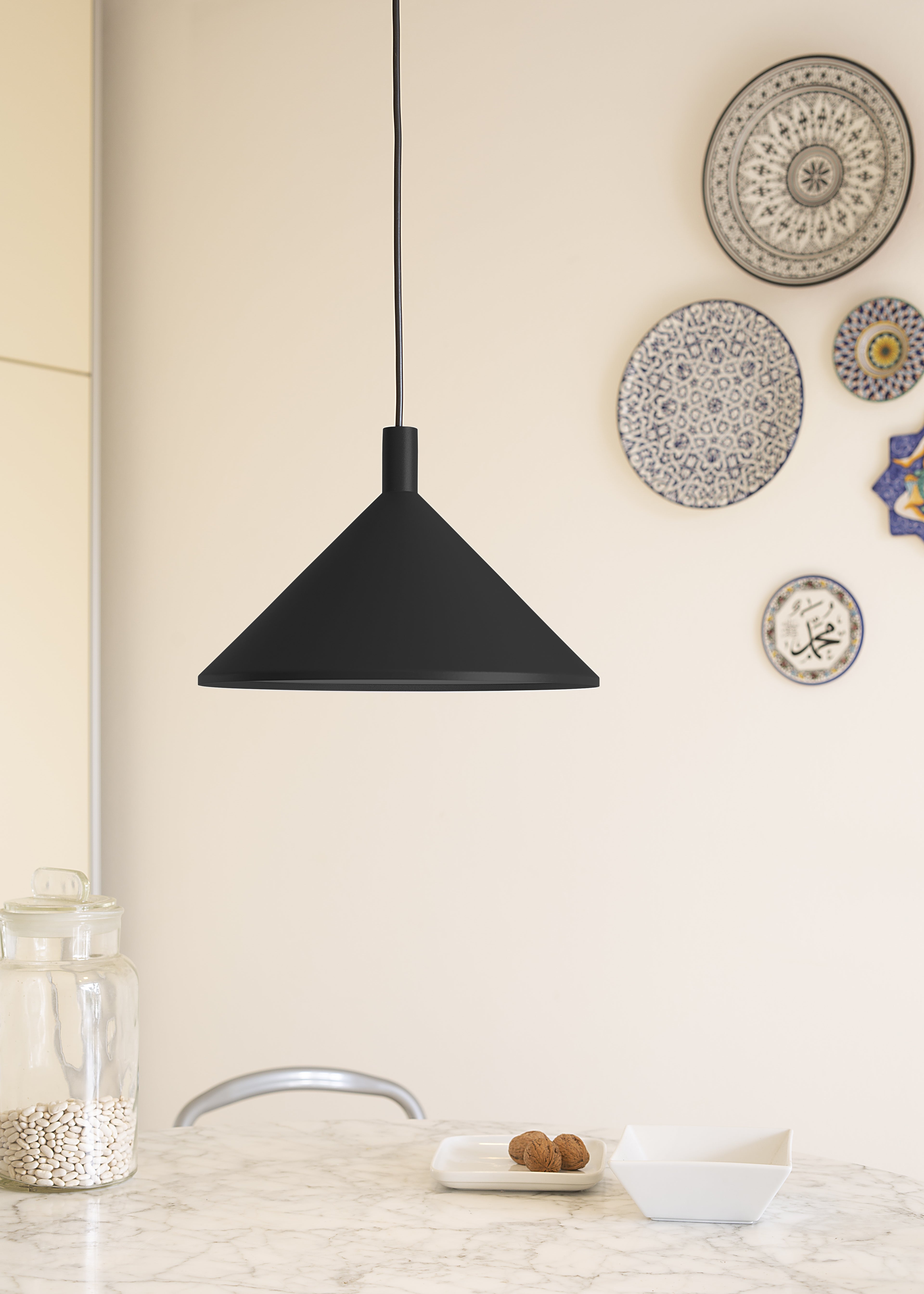 CONO black pendant lamp