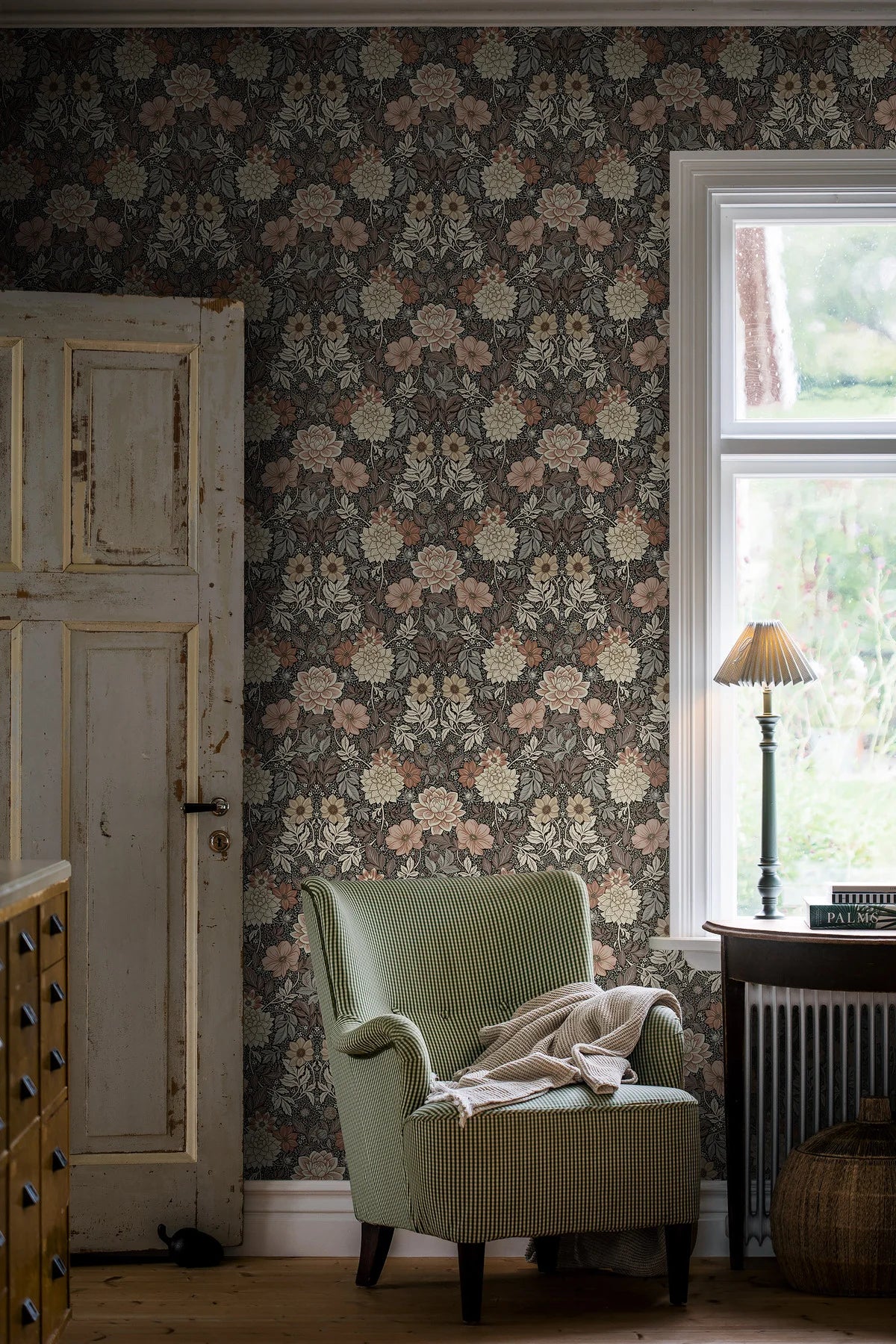 Non-woven paper wallpaper with a floral pattern DAHLIA GARDEN in brown with beige and pink