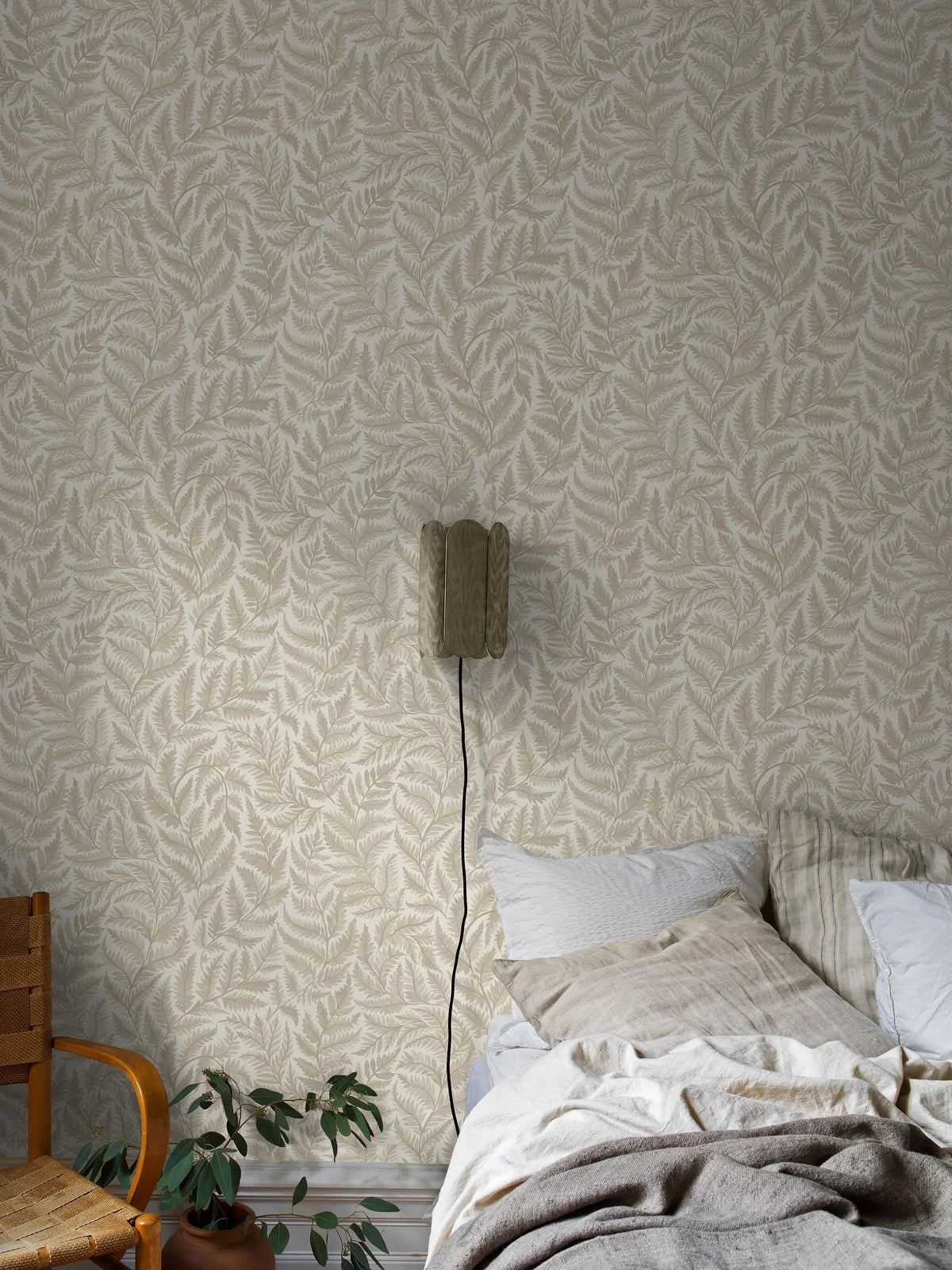 Vlies-Tapete mit Pflanzenmuster FERNS creme mit beige