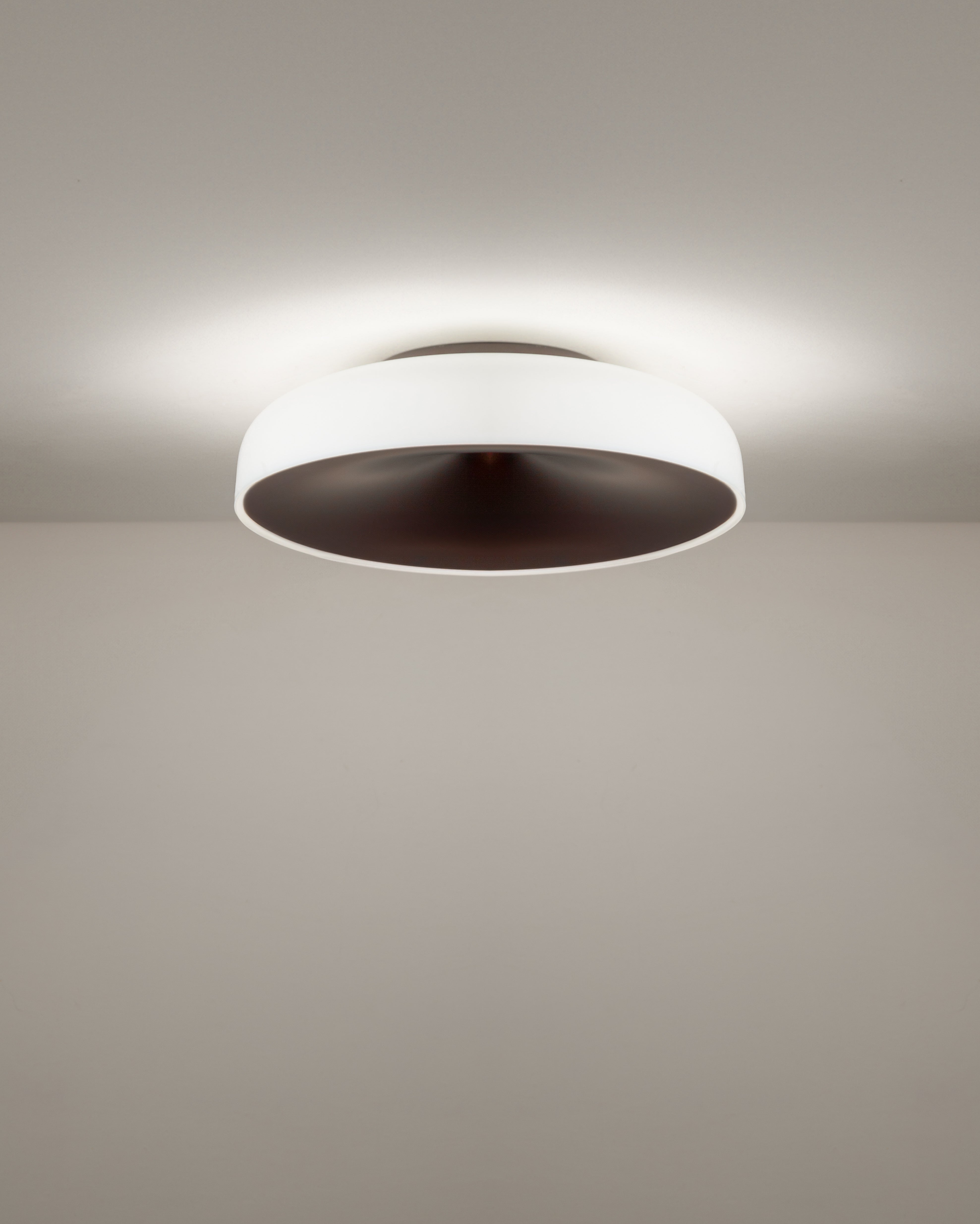CHET-B ceiling lamp in hammered gray with white
