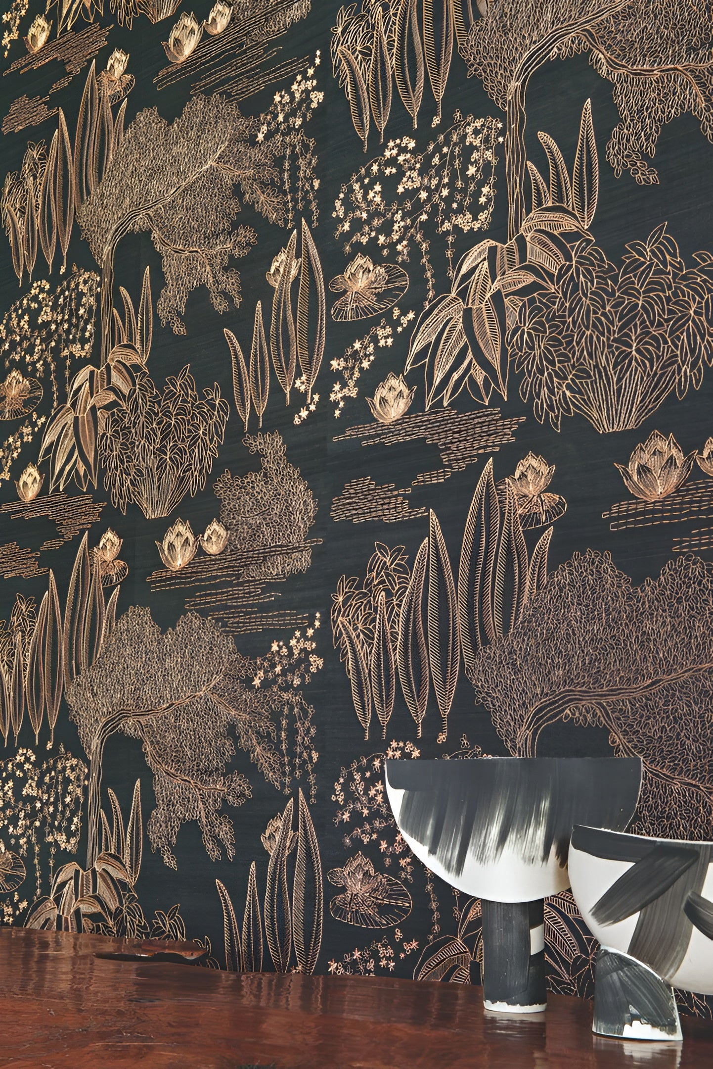 Tapete aus Pflanzenfaser mit Pflanzenmotiv HASU - NATUR MORDORÉ goldbraun